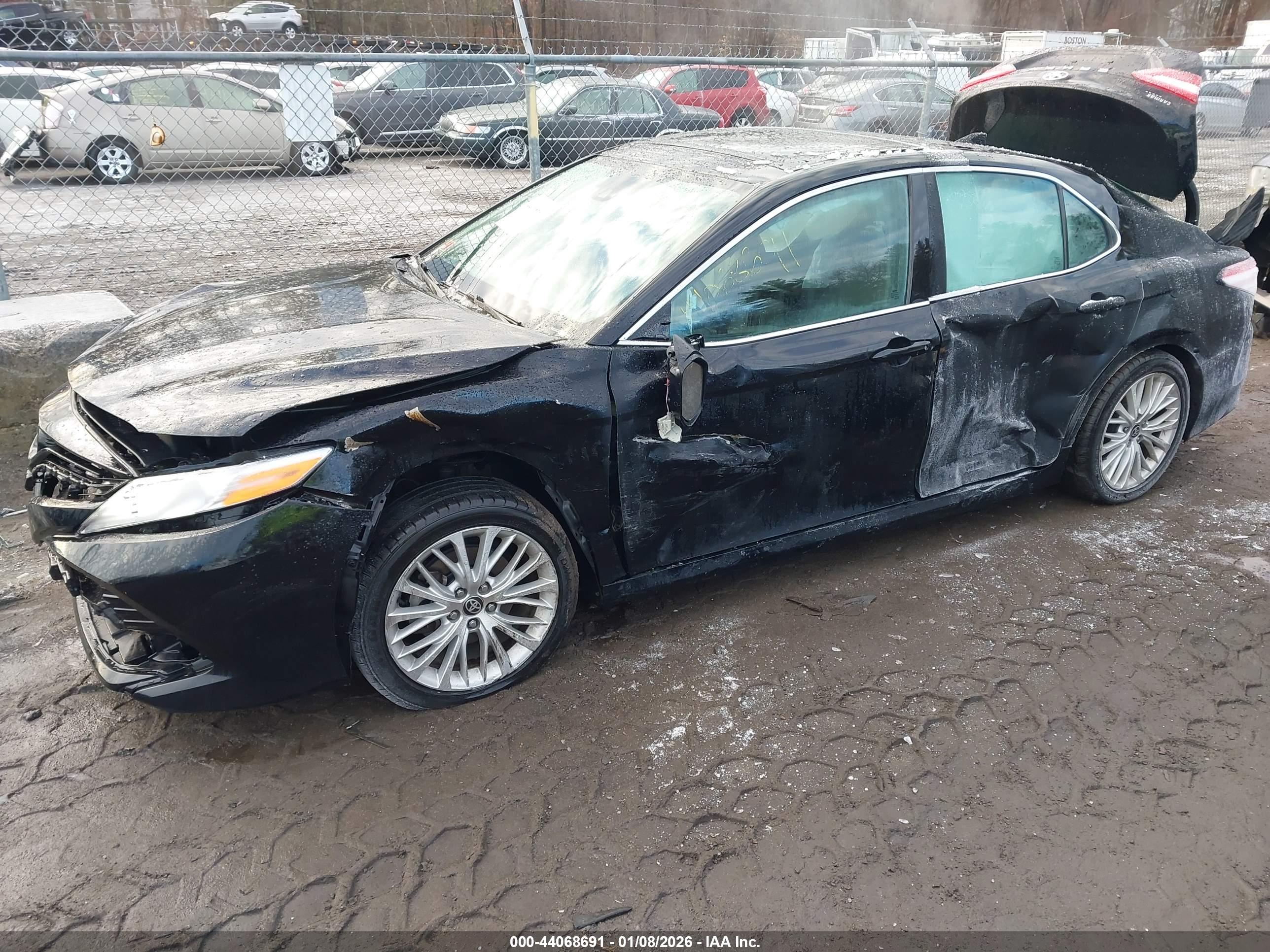 TOYOTA CAMRY image 2