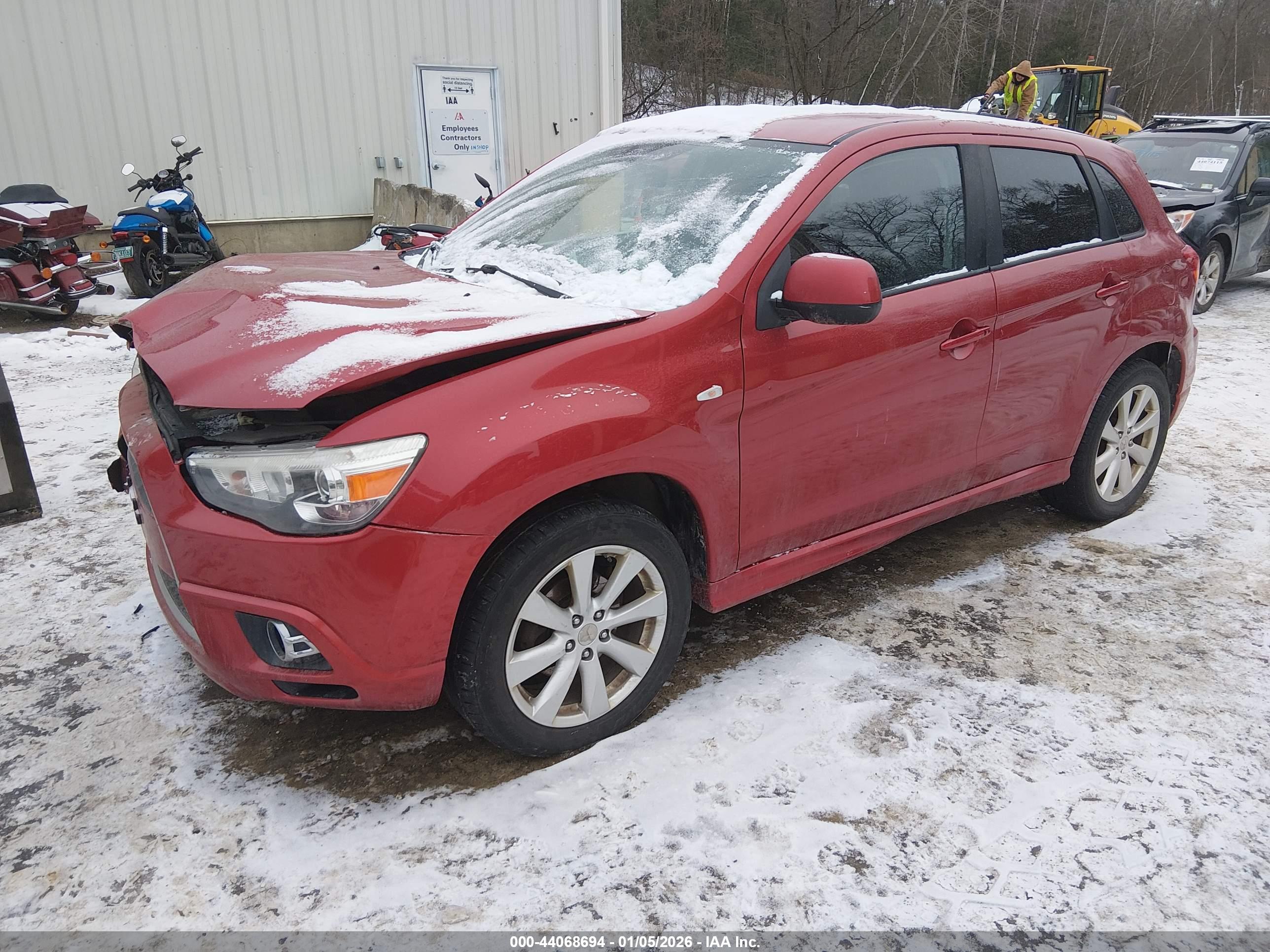 MITSUBISHI OUTLANDER image 2