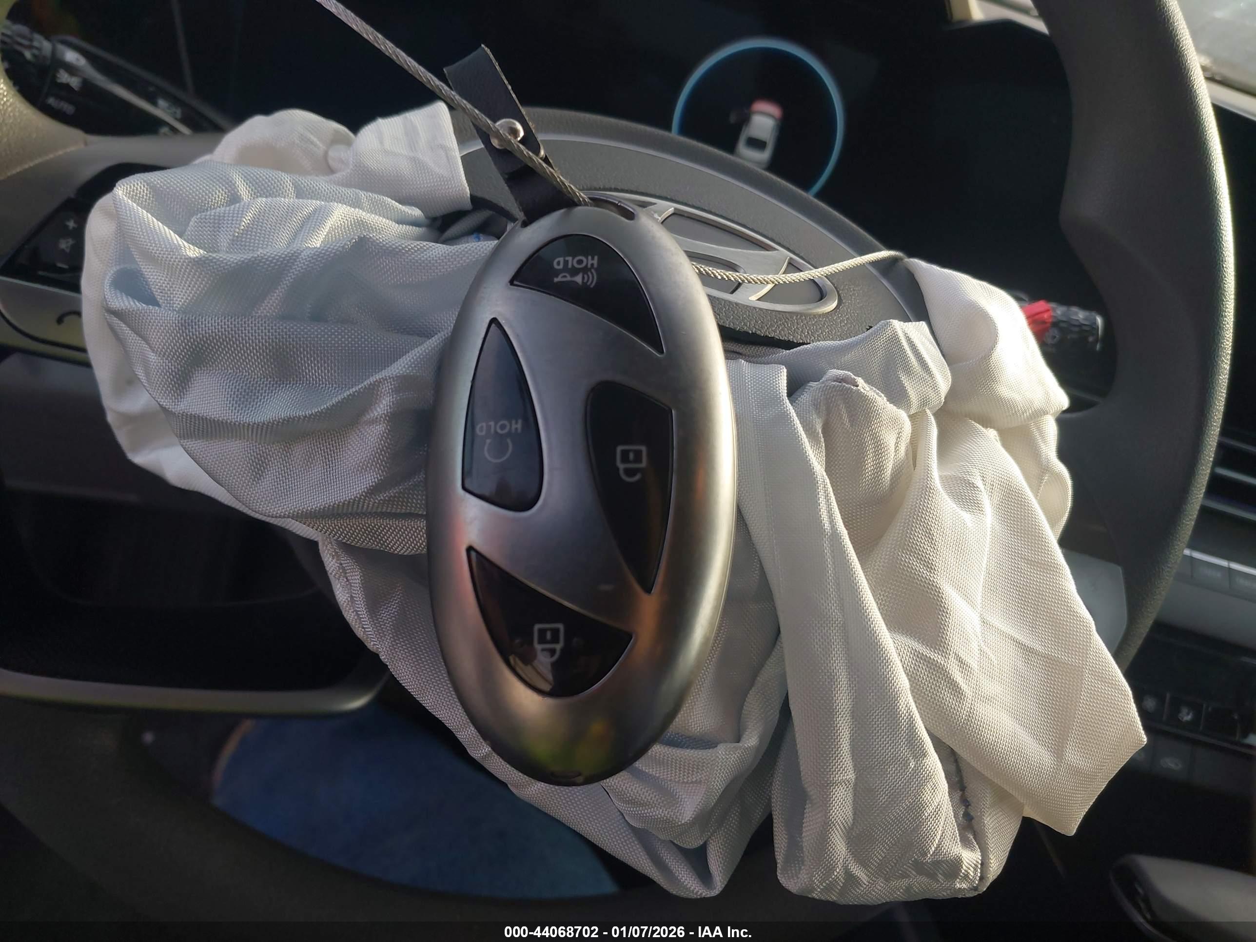HYUNDAI ELANTRA image 11