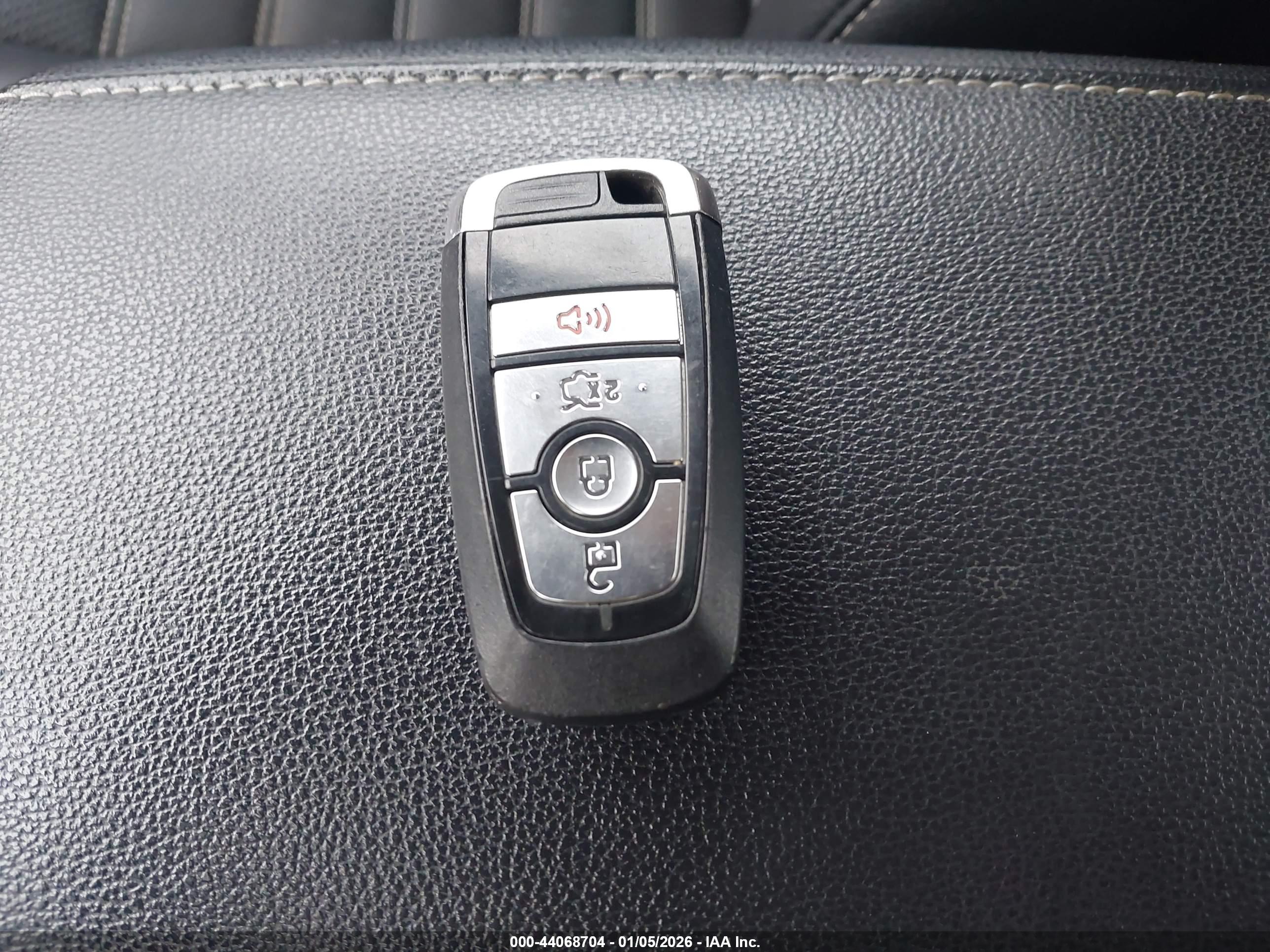 FORD FUSION image 11