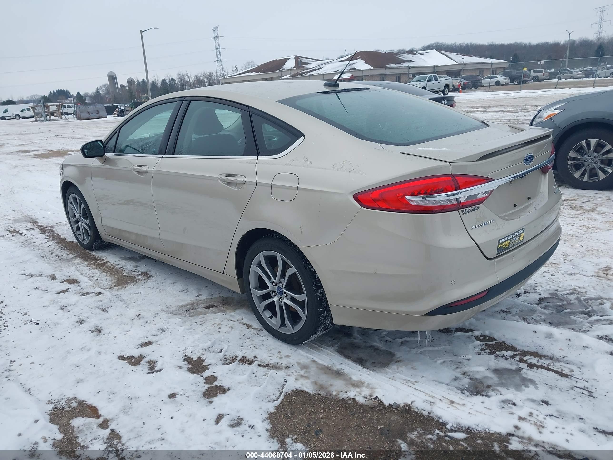 FORD FUSION image 3