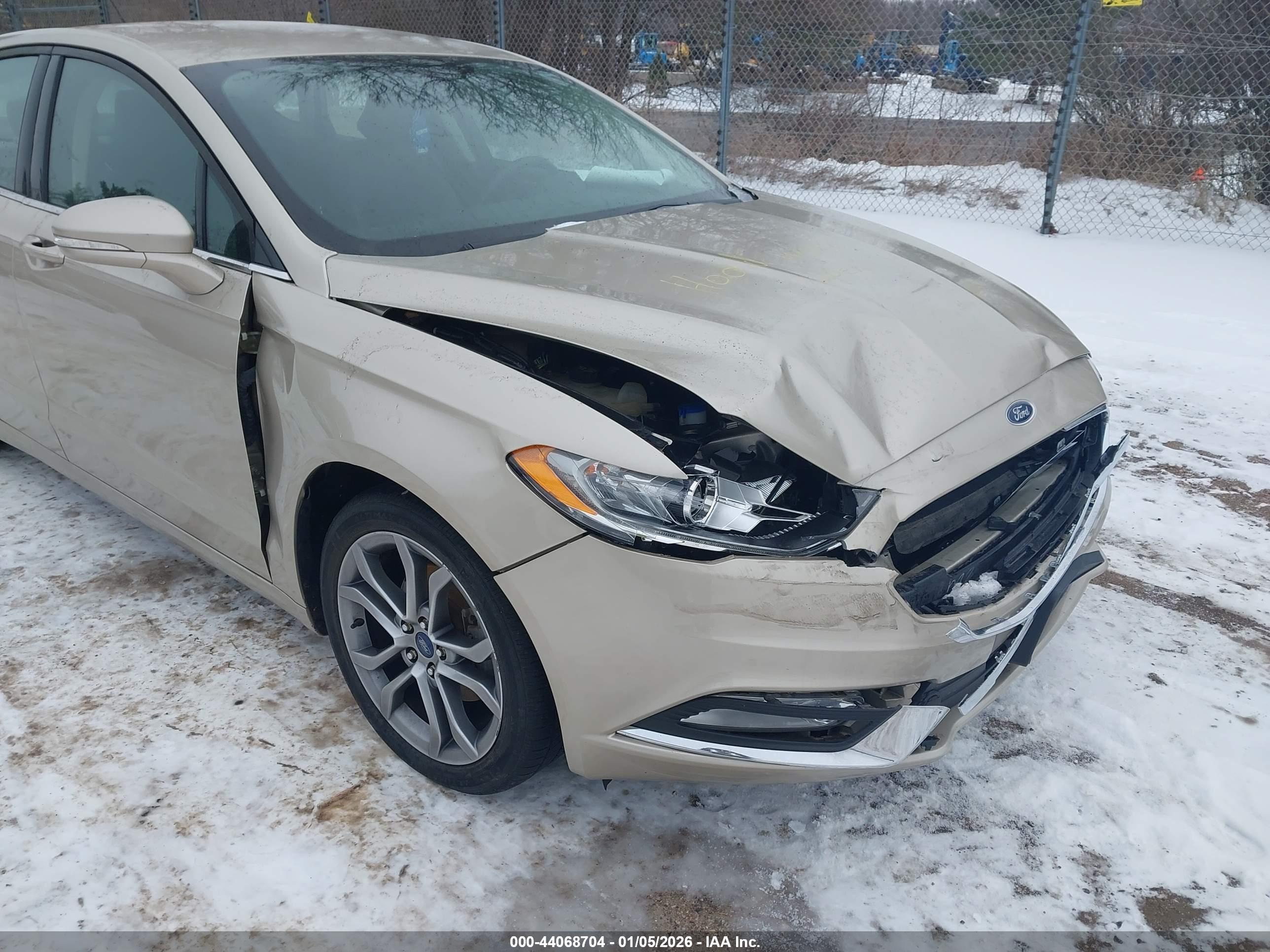 FORD FUSION image 6