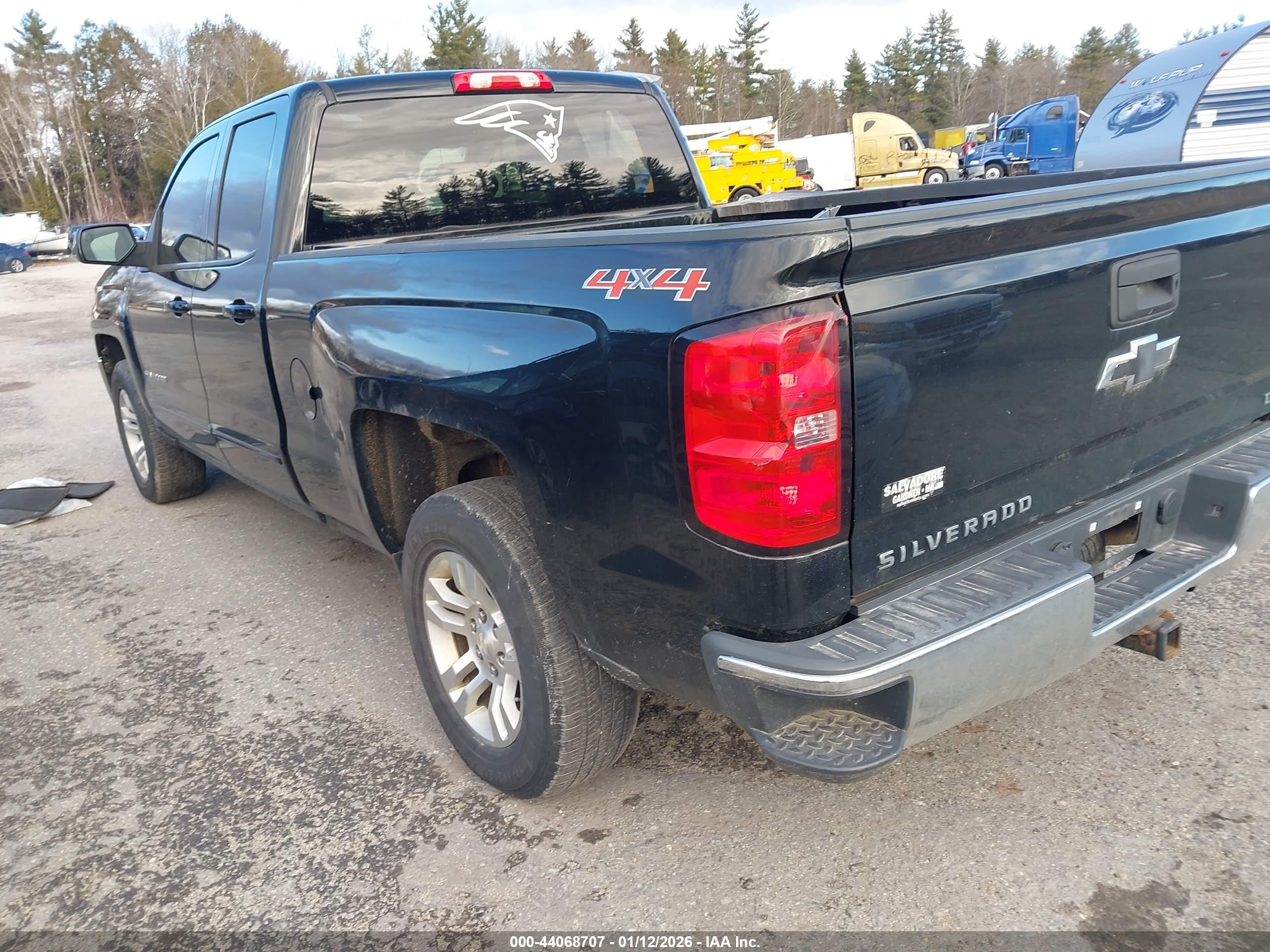 CHEVROLET SILVERADO image 3