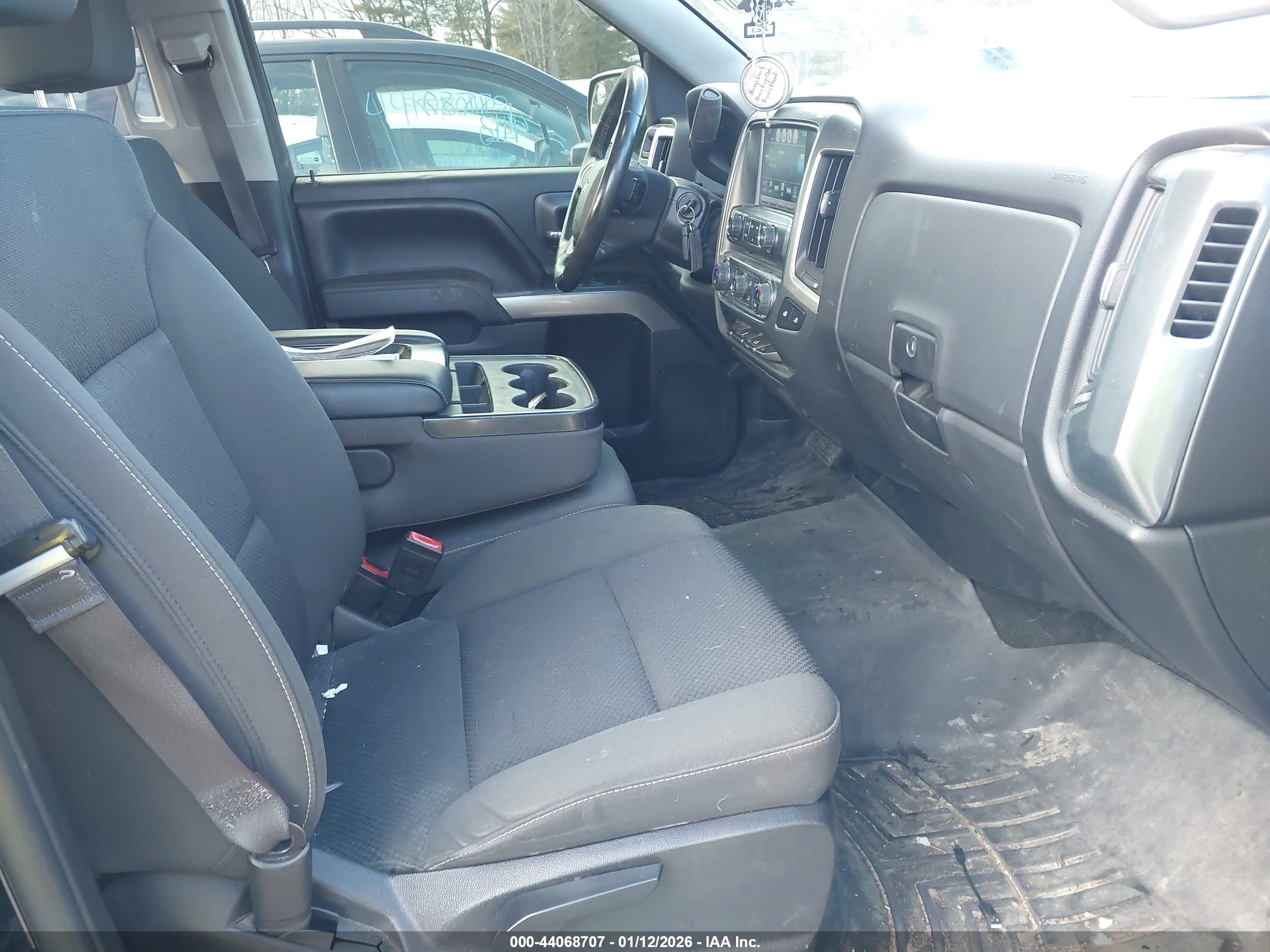 CHEVROLET SILVERADO image 5