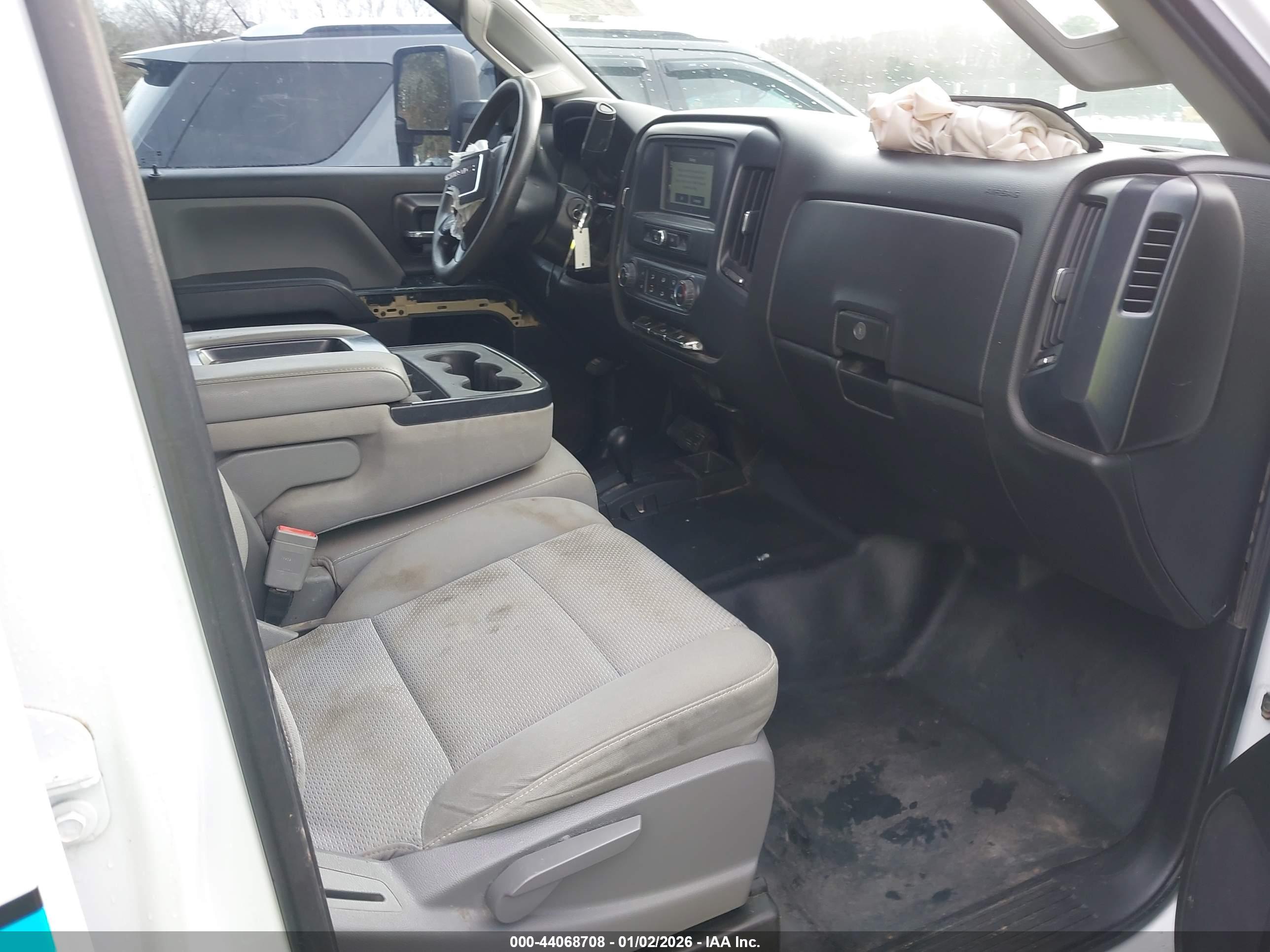 GMC SIERRA image 5