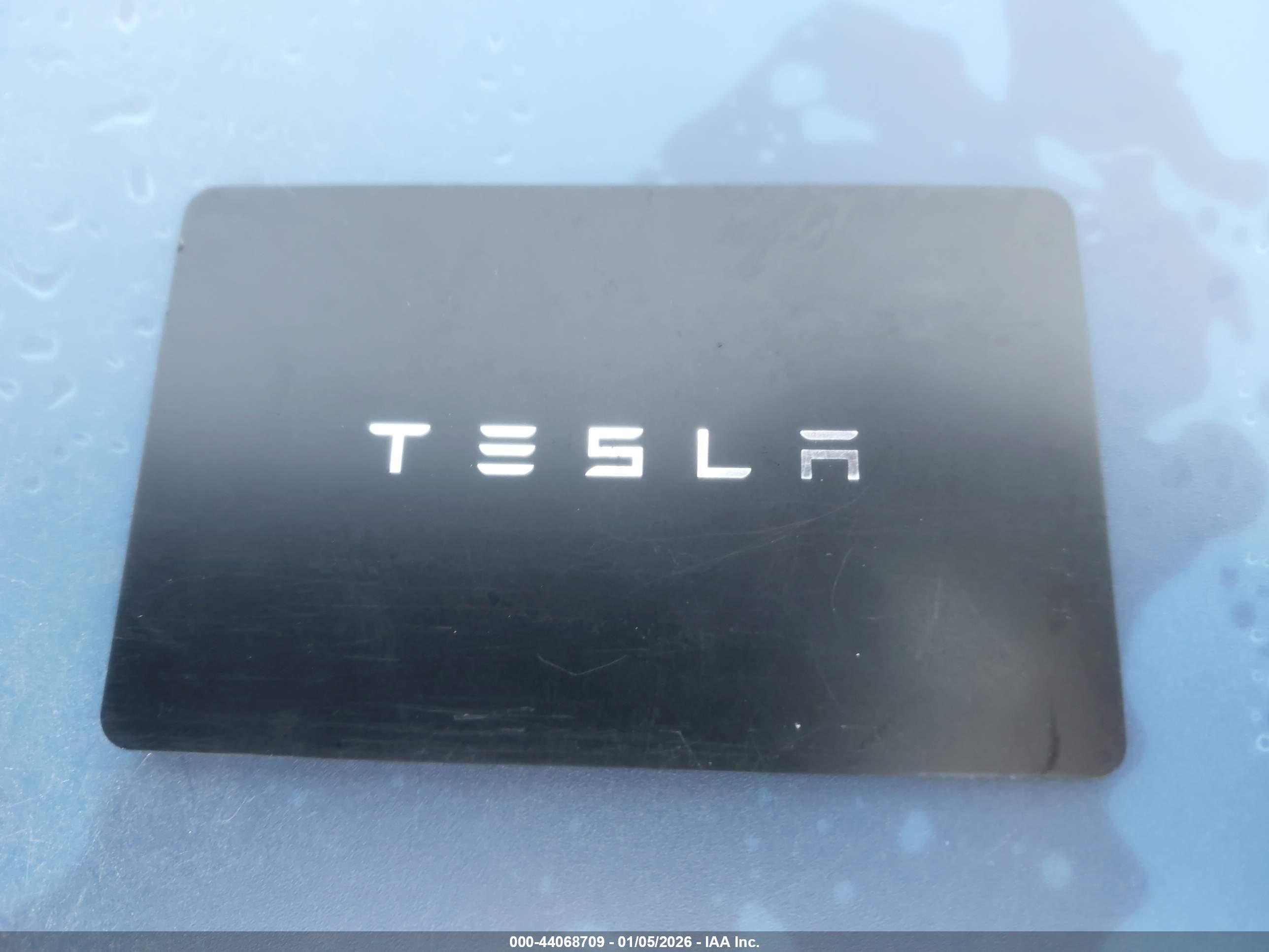 TESLA MODEL image 11