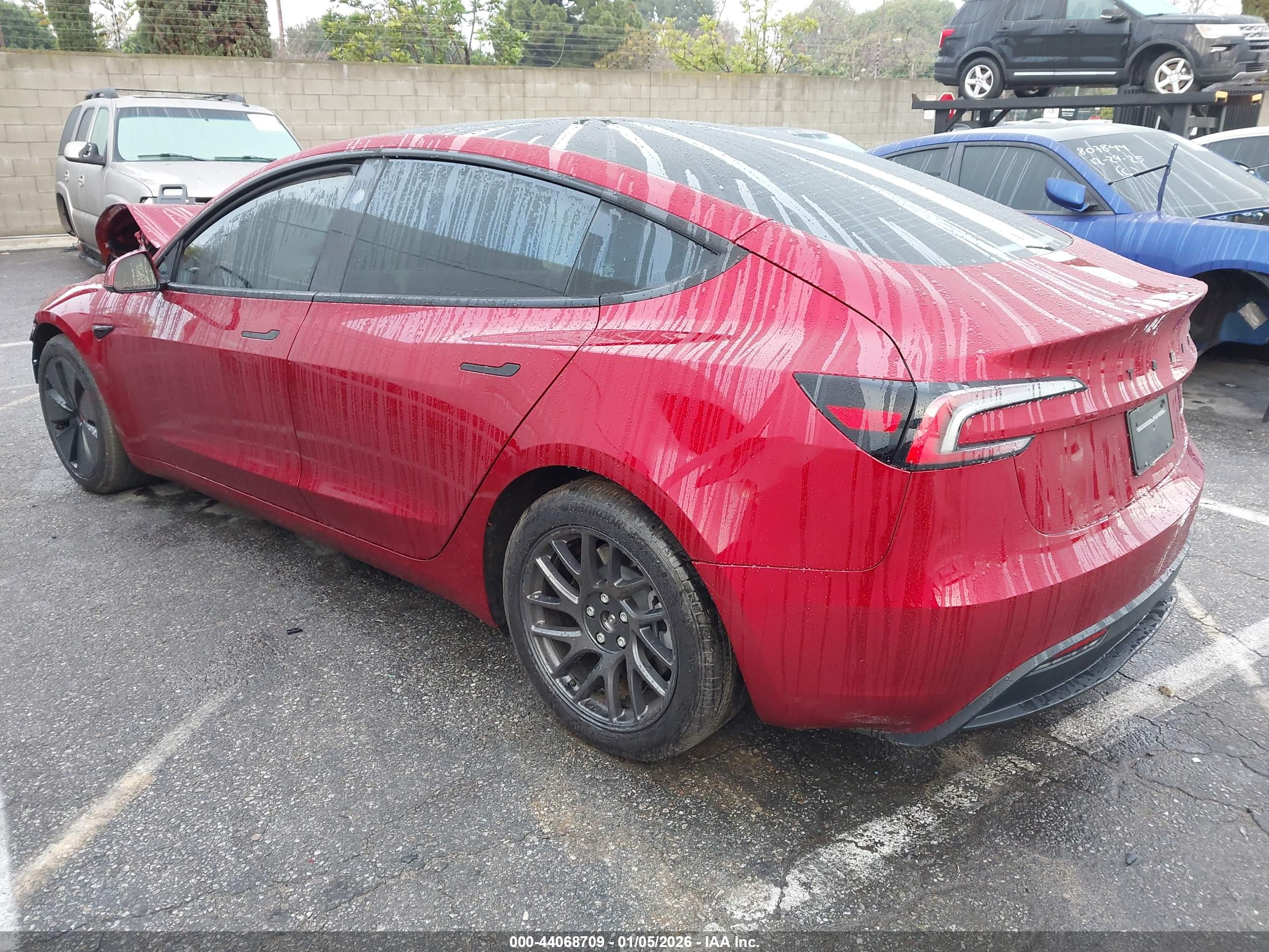 TESLA MODEL image 3