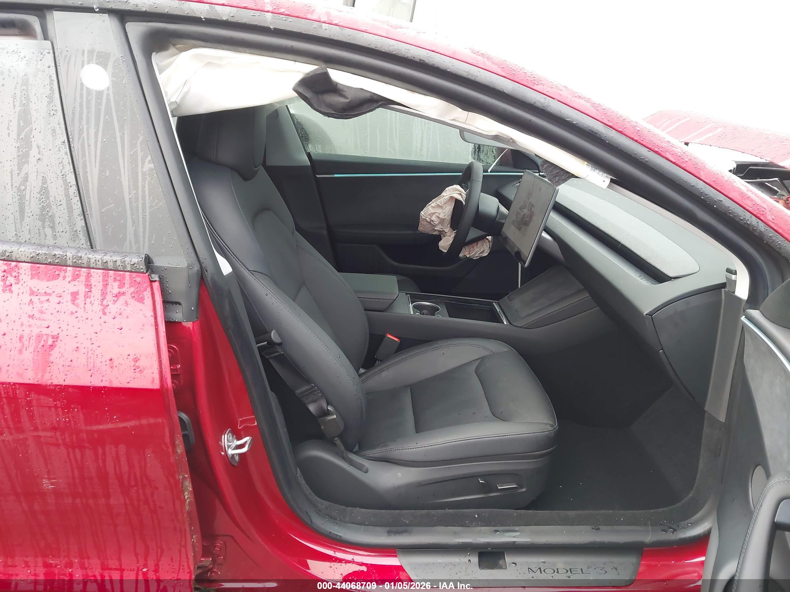 TESLA MODEL image 5
