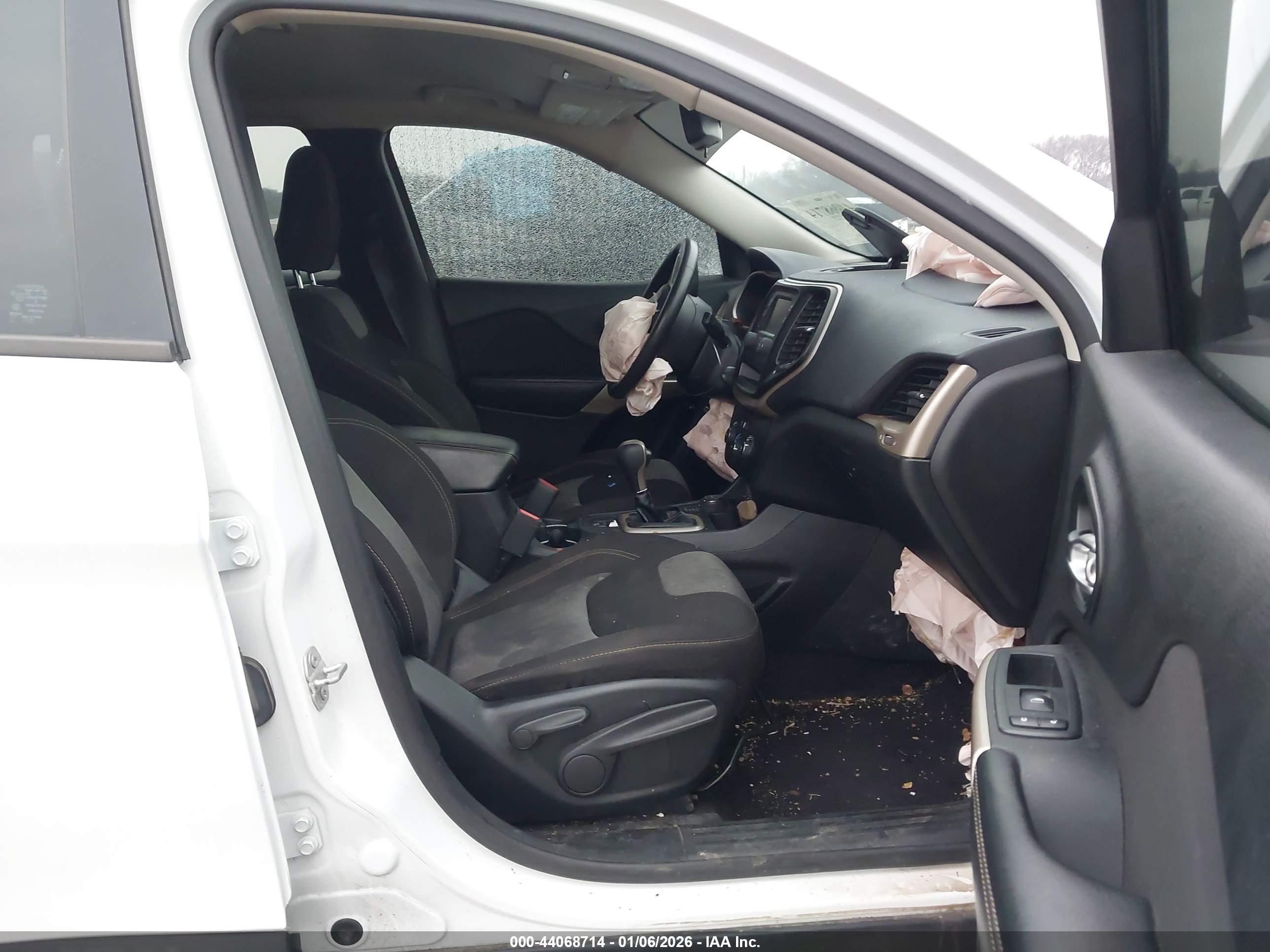 JEEP CHEROKEE image 5