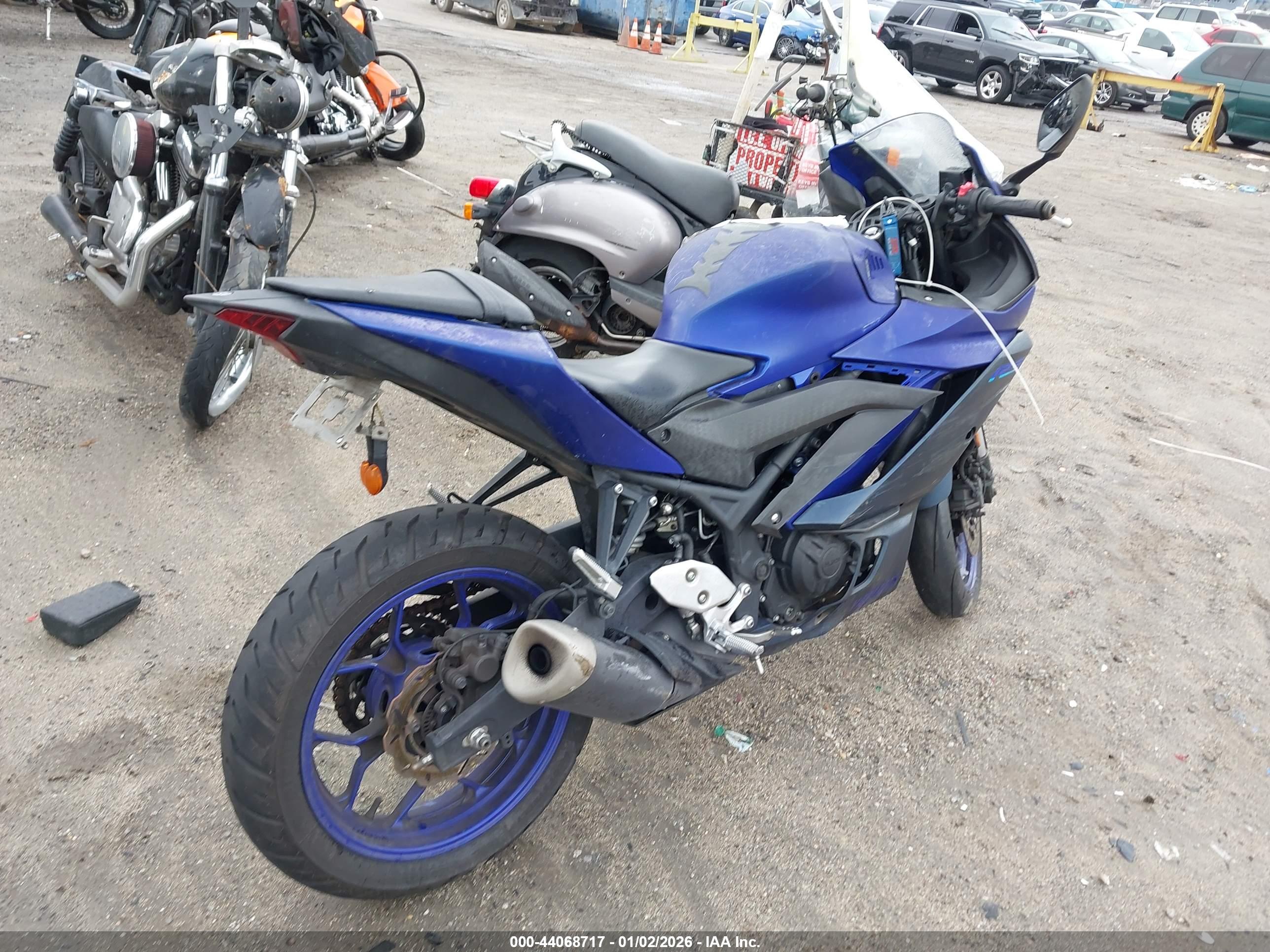 YAMAHA YZFR3 image 4