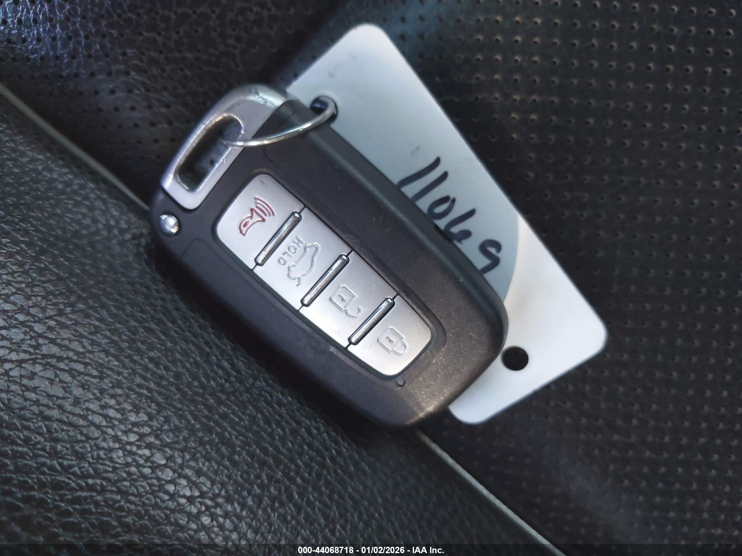 HYUNDAI VELOSTER image 11