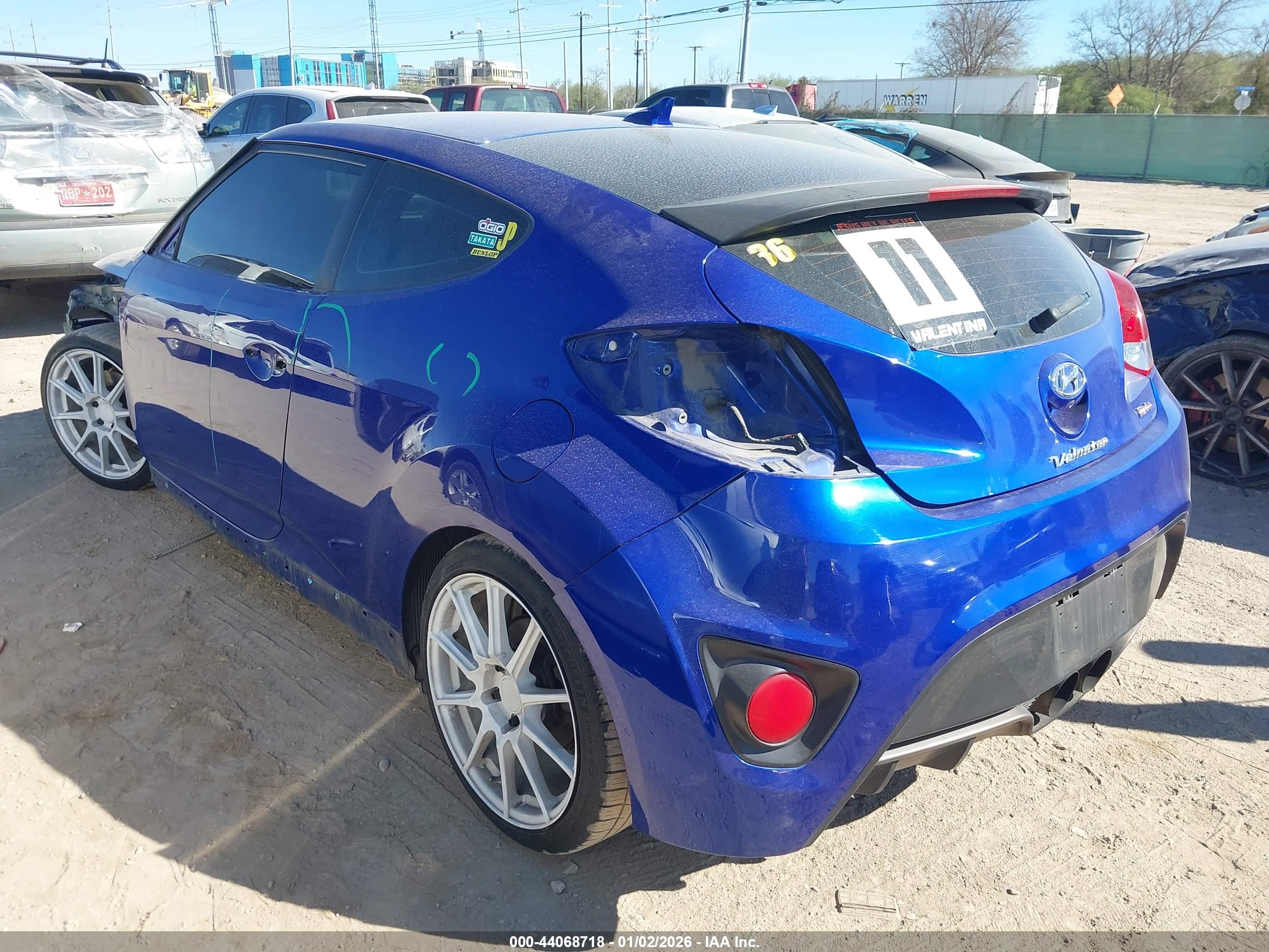 HYUNDAI VELOSTER image 3