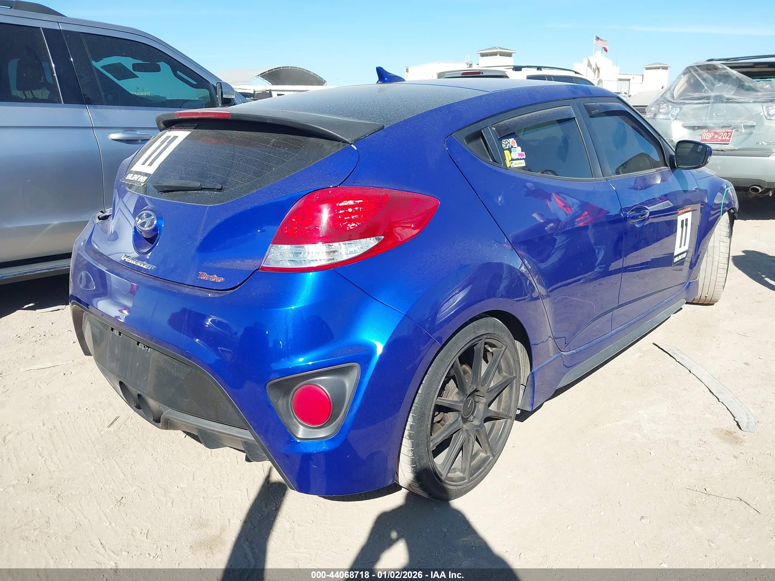 HYUNDAI VELOSTER image 4