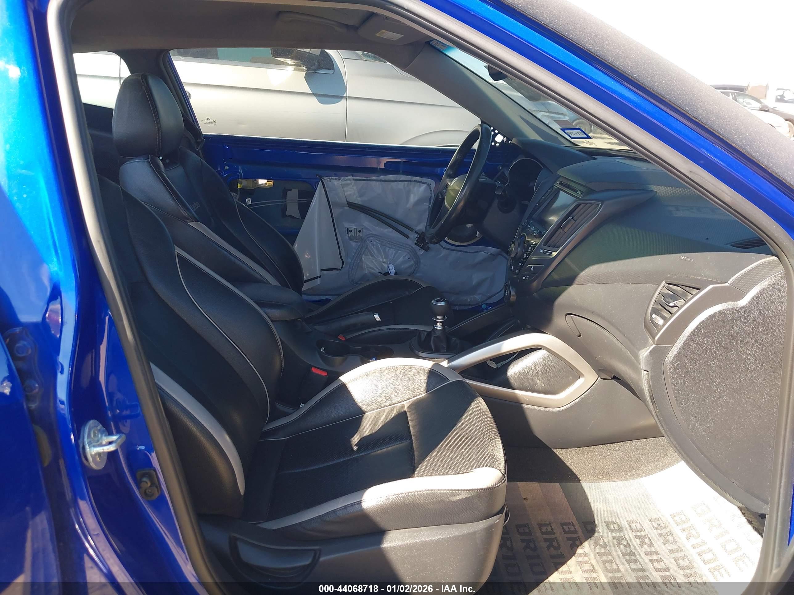HYUNDAI VELOSTER image 5