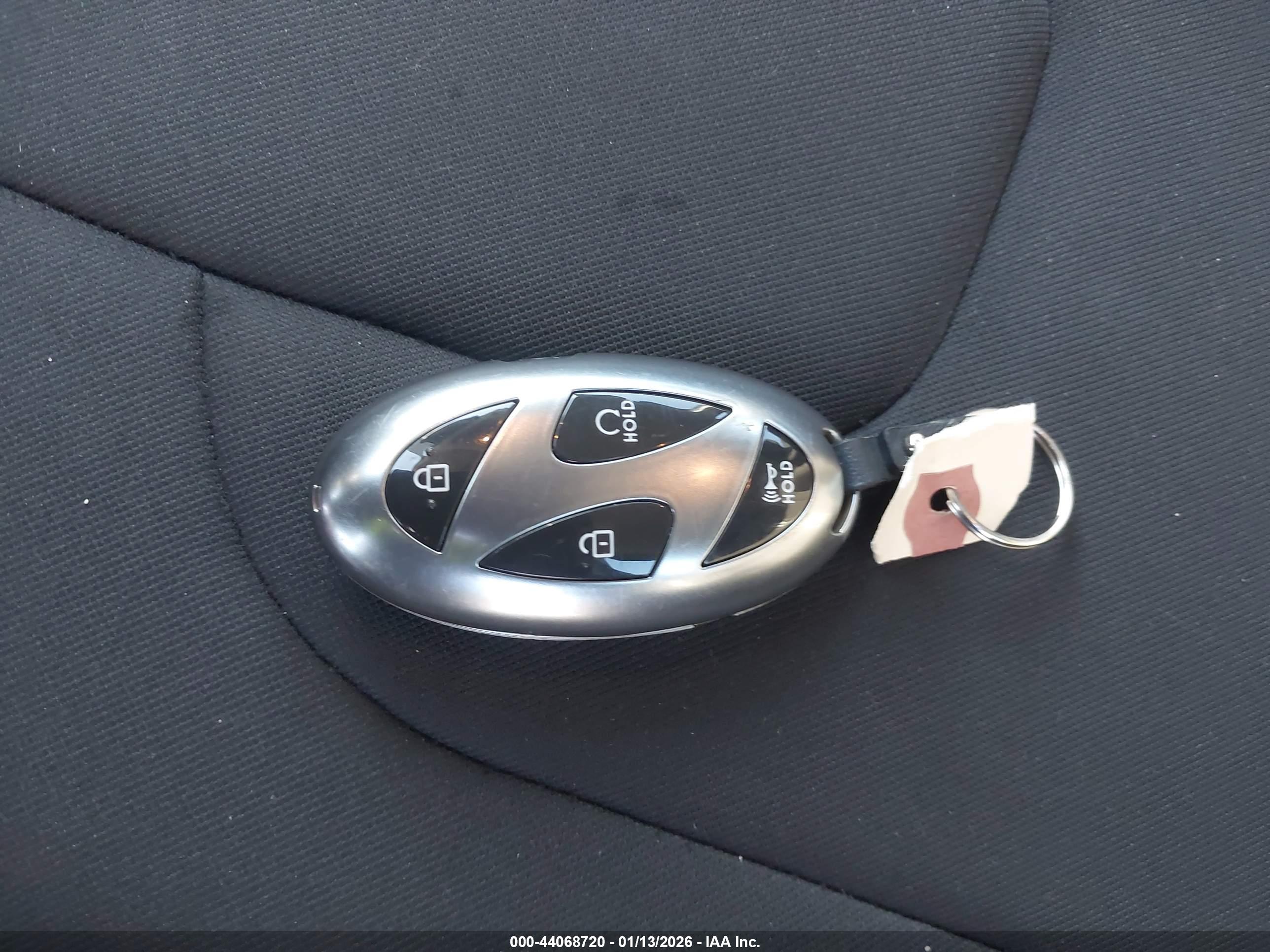 HYUNDAI ELANTRA image 11