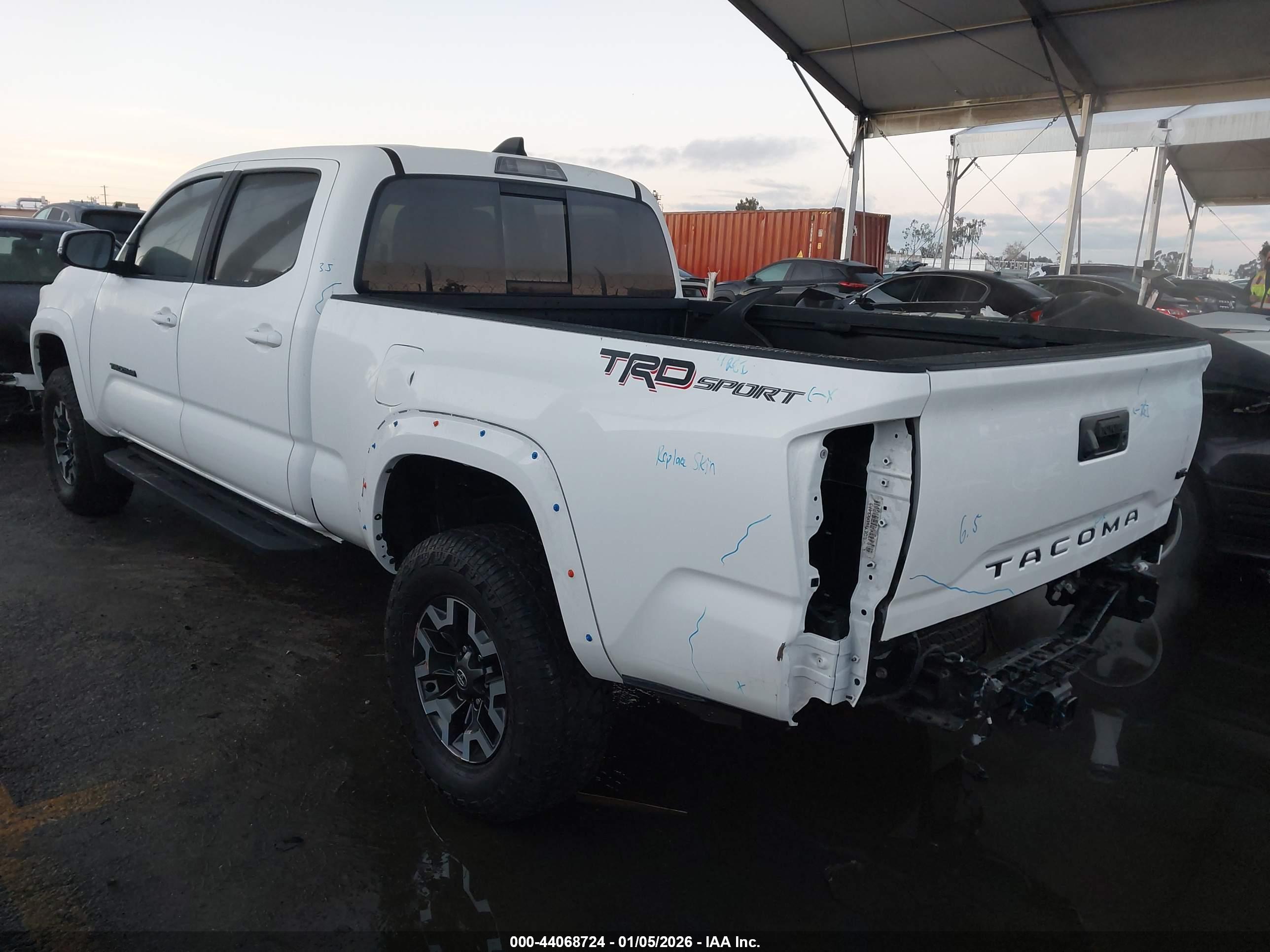 TOYOTA TACOMA image 3