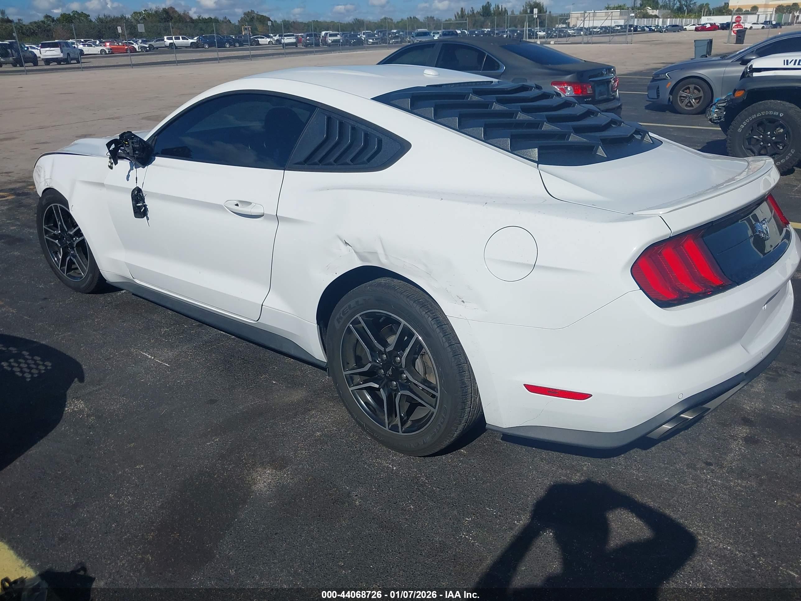 FORD MUSTANG image 3