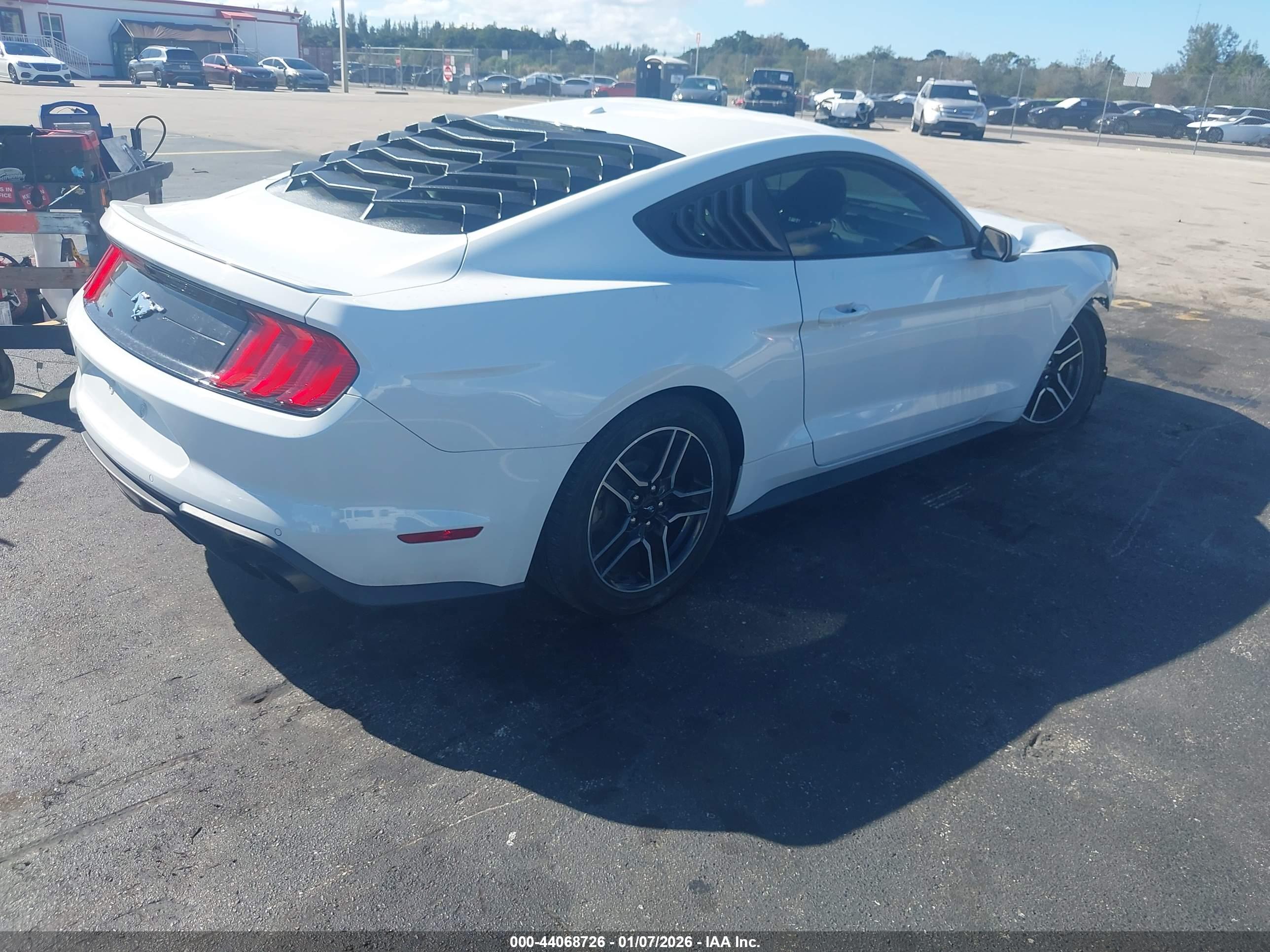 FORD MUSTANG image 4