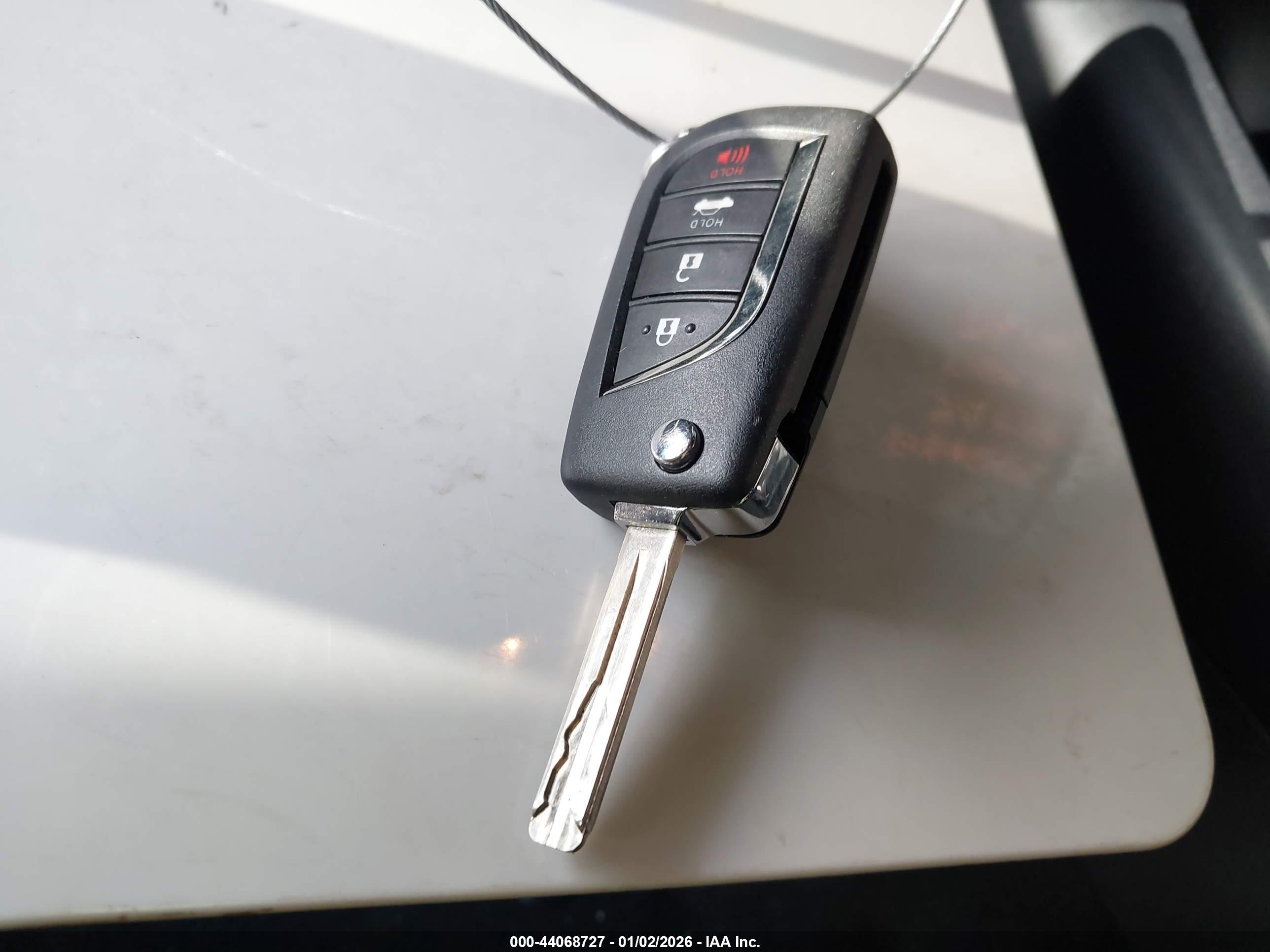 TOYOTA COROLLA image 11
