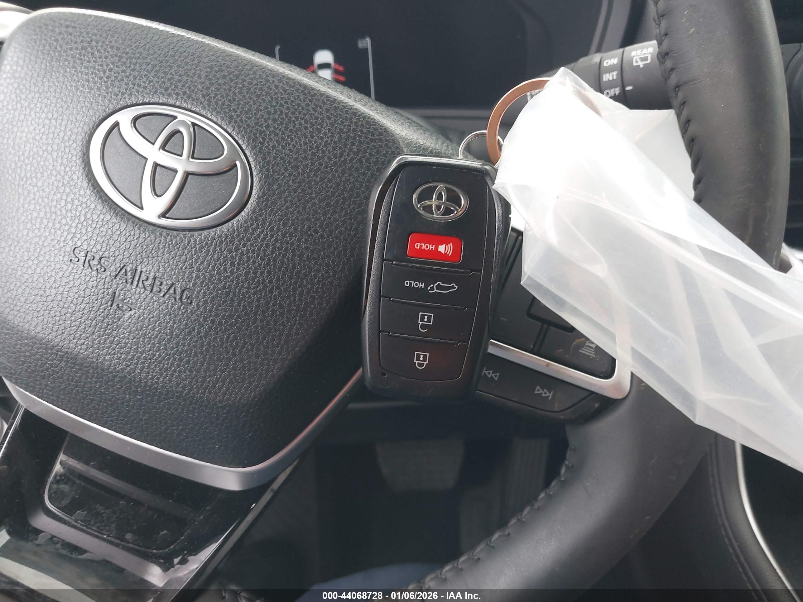 TOYOTA GRAND image 11