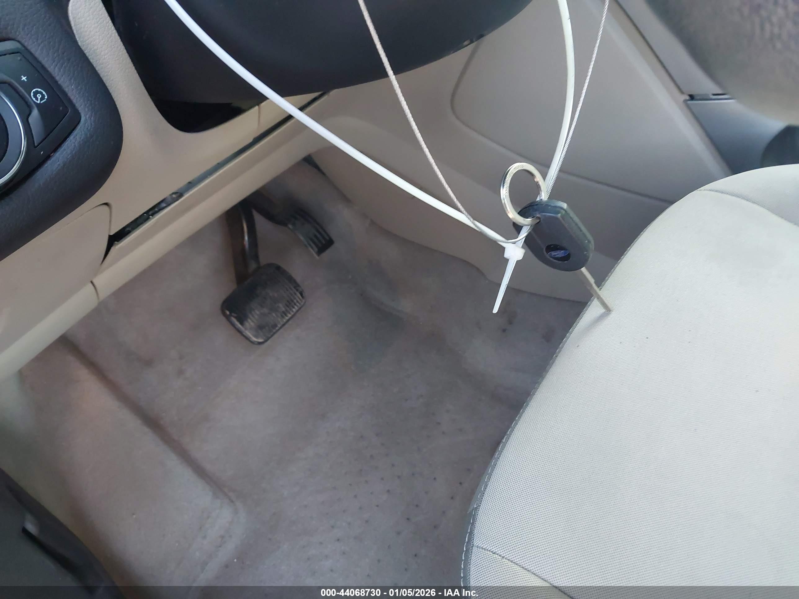 FORD C-MAX image 11