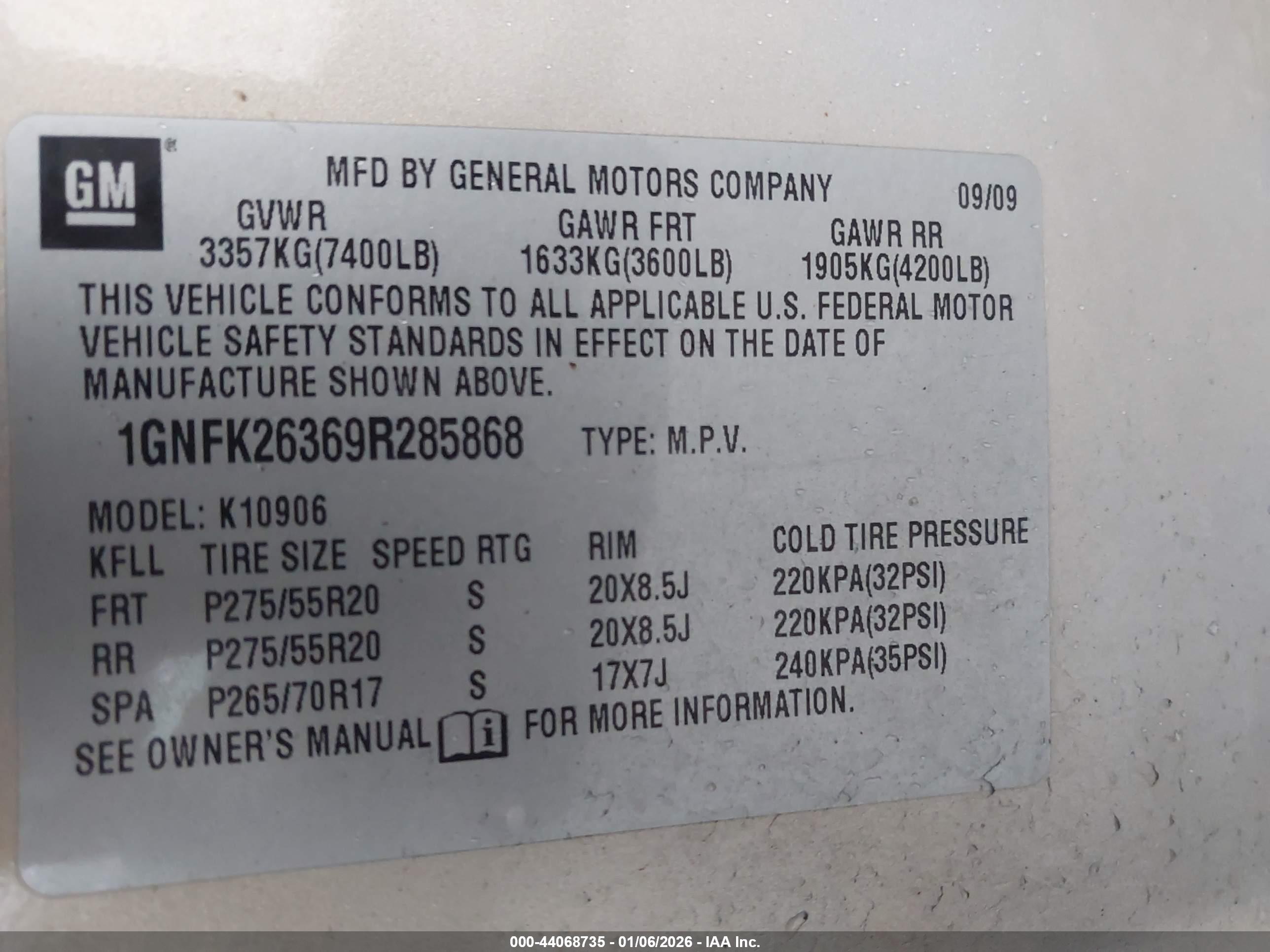CHEVROLET SUBURBAN image 9