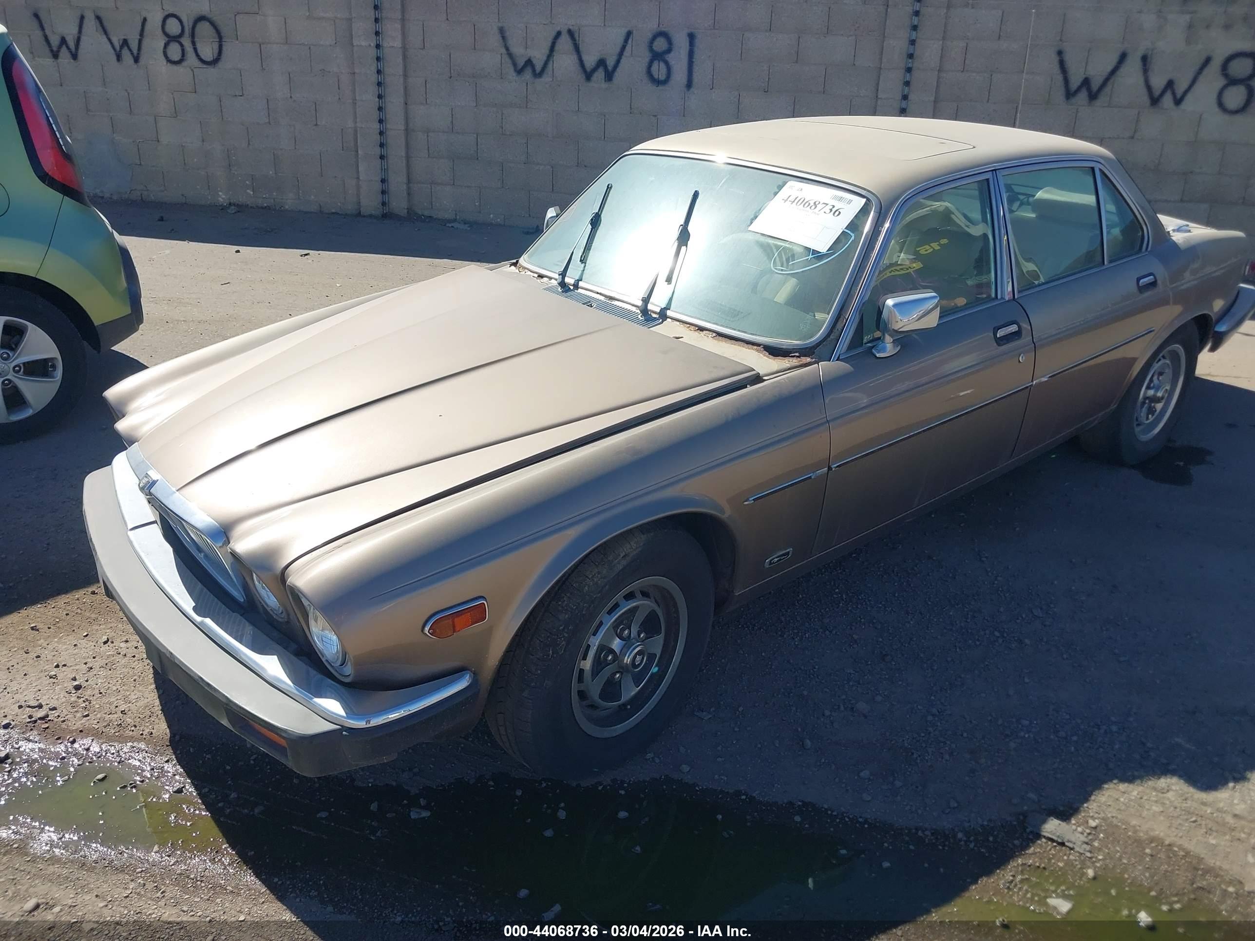 JAGUAR XJ6 image 2