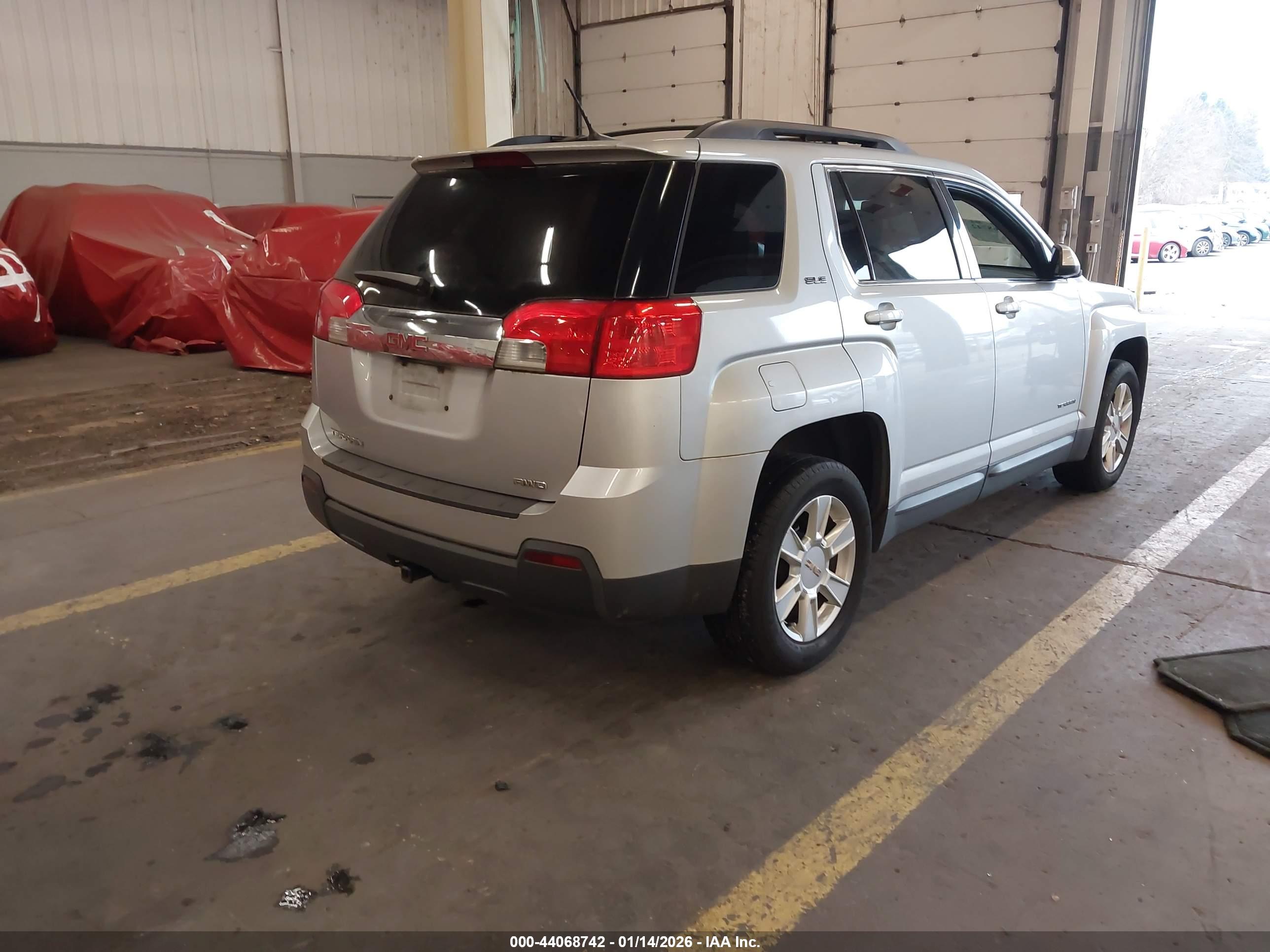 GMC TERRAIN image 4