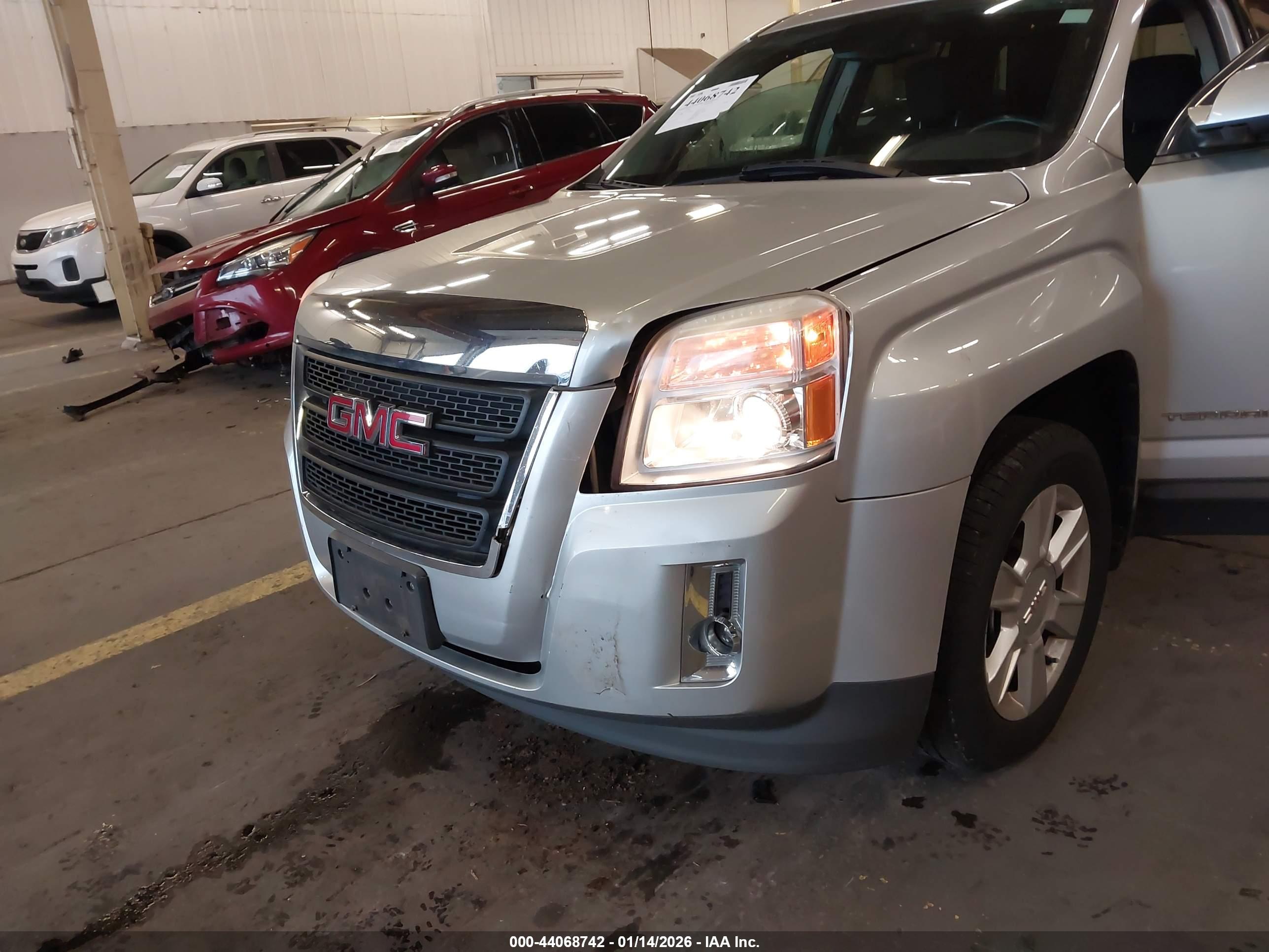 GMC TERRAIN image 6