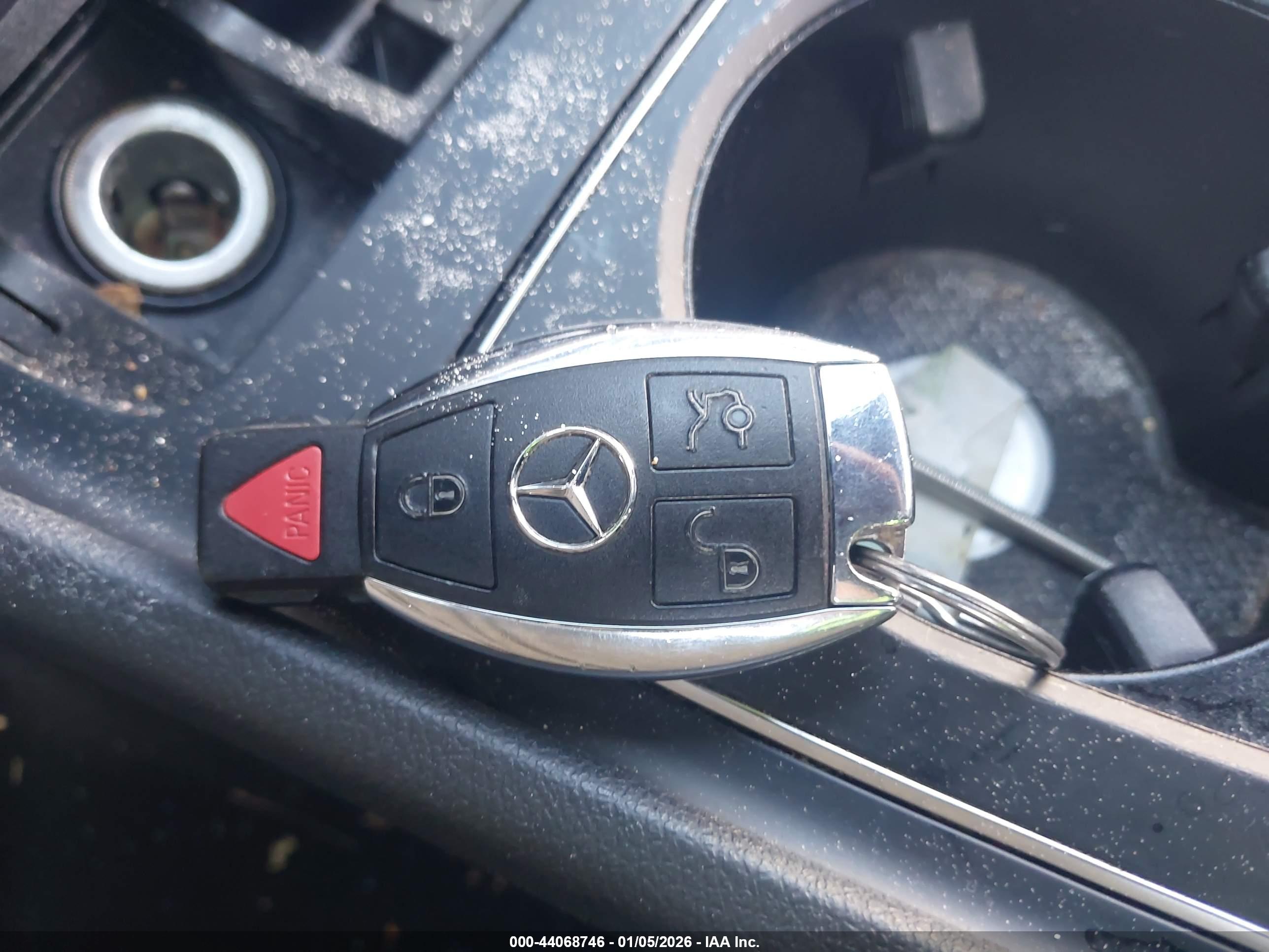 MERCEDES-BENZ GLA image 11