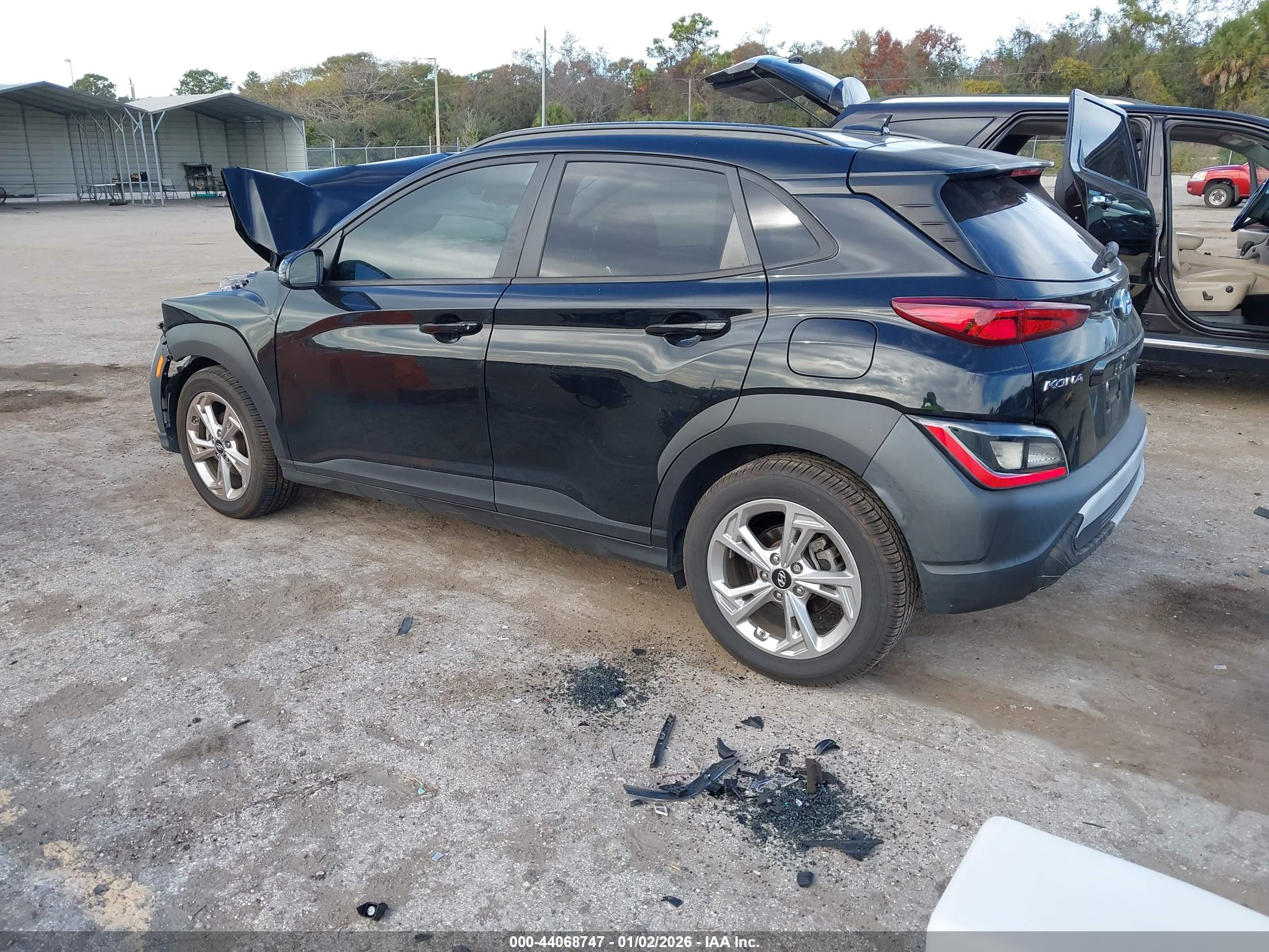 HYUNDAI KONA image 3