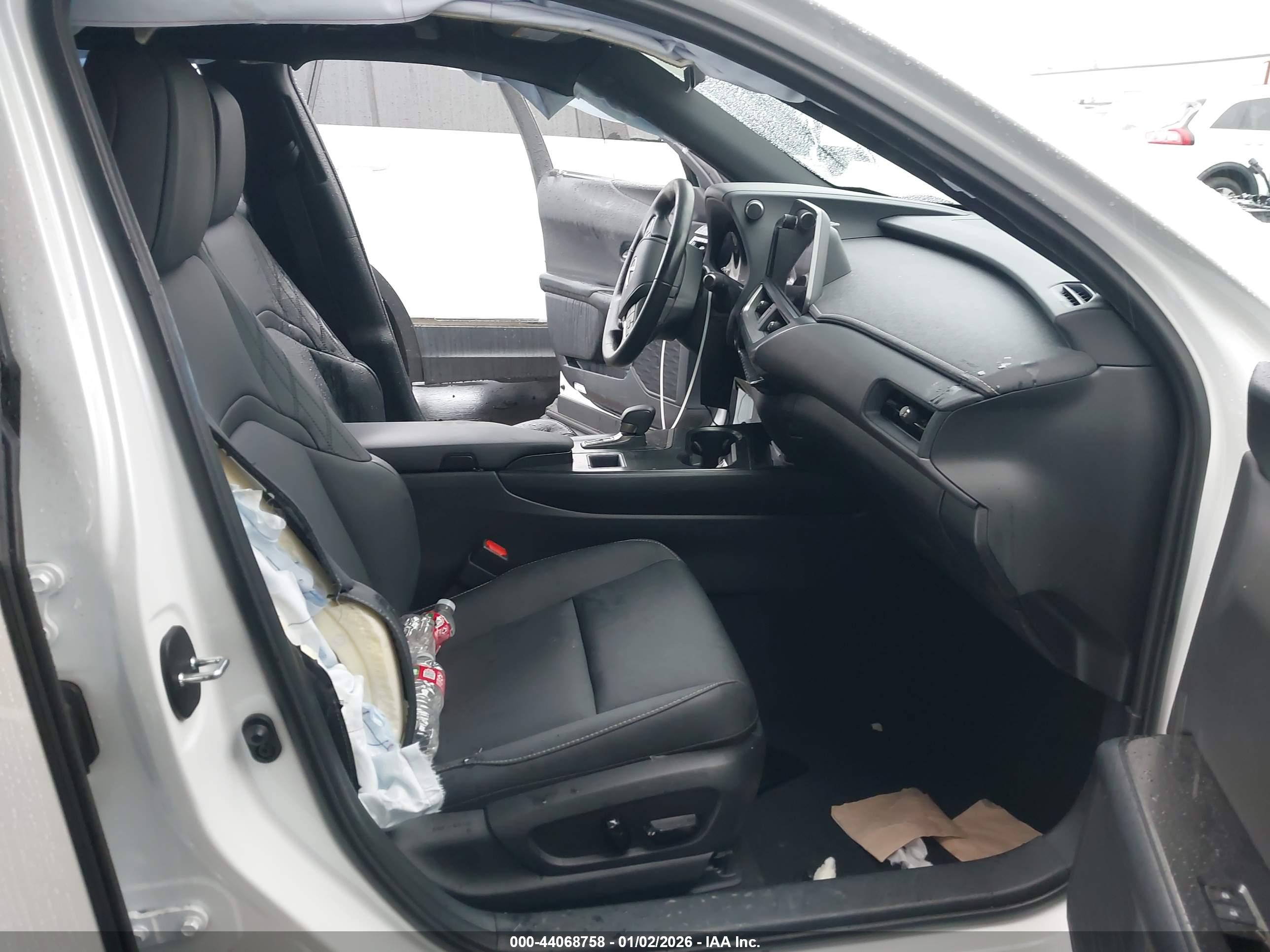 LEXUS UX image 5