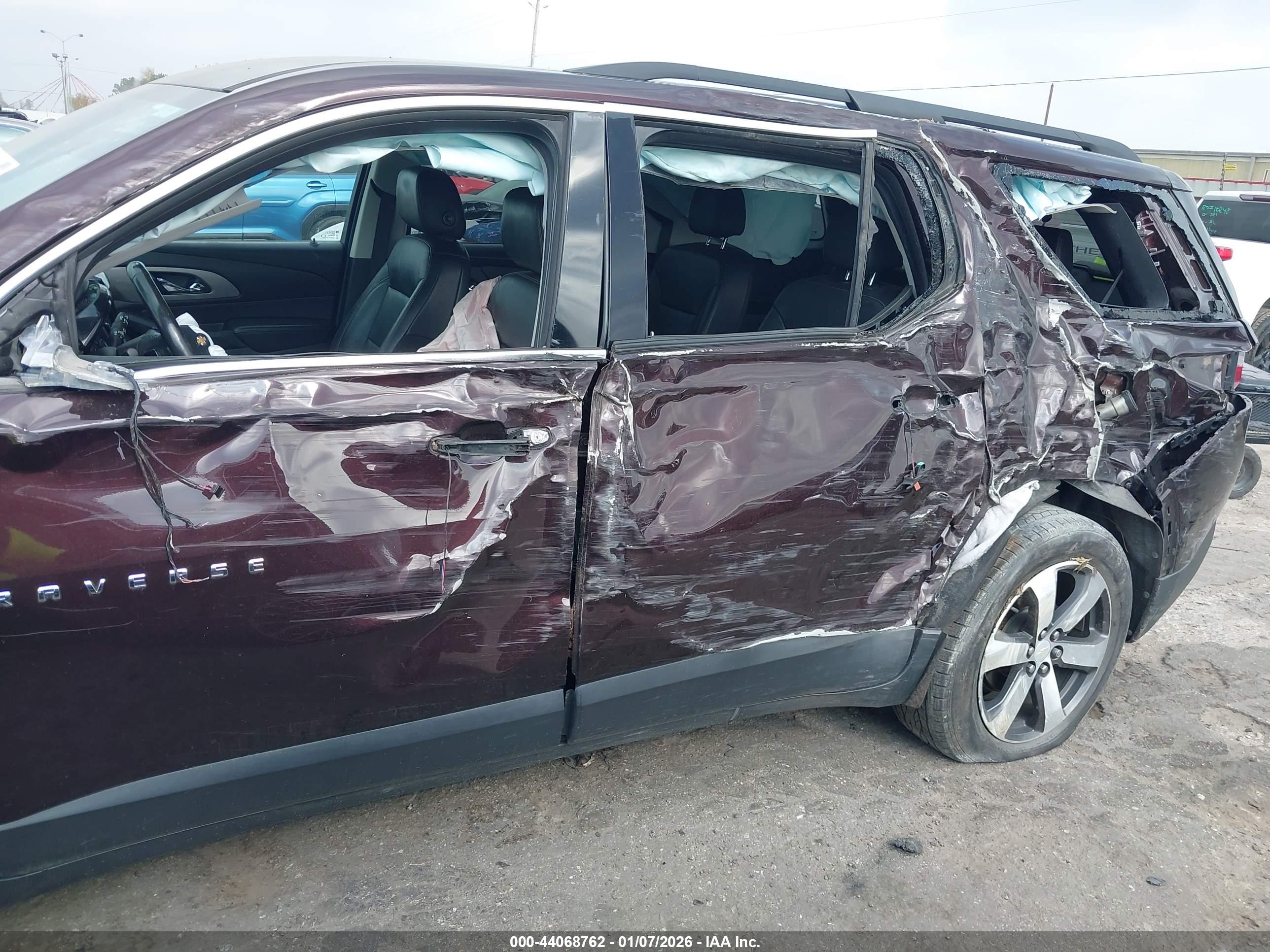 CHEVROLET TRAVERSE image 6