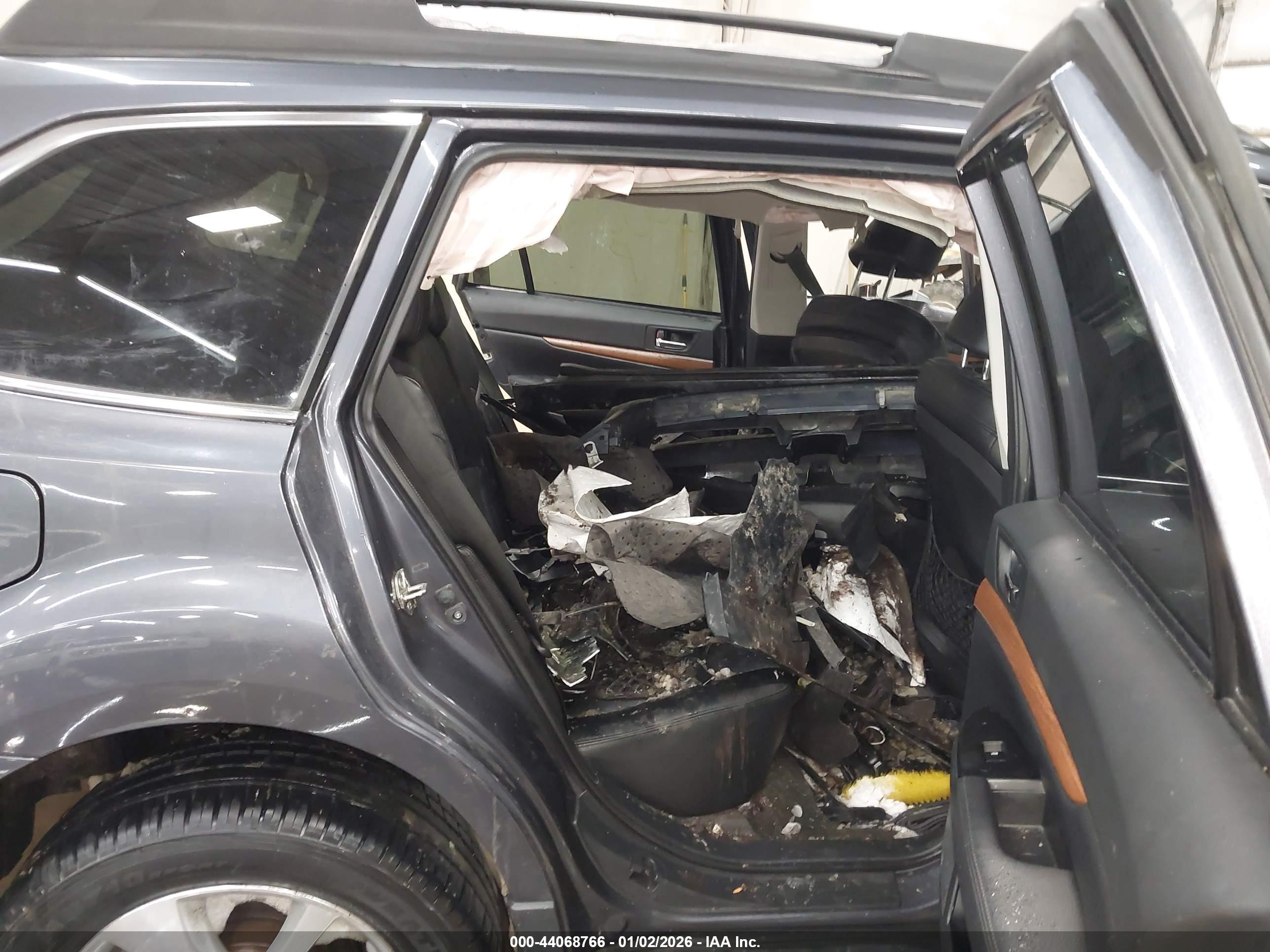 SUBARU OUTBACK image 8