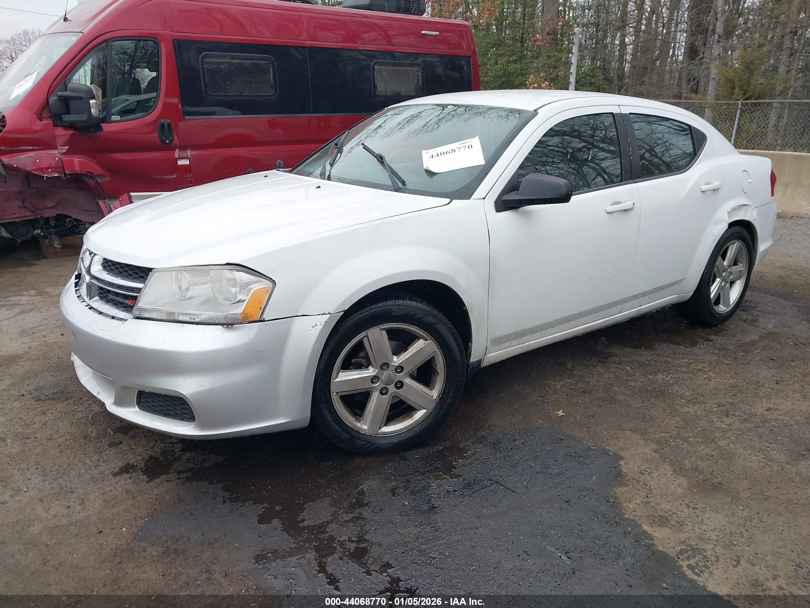 DODGE AVENGER image 2