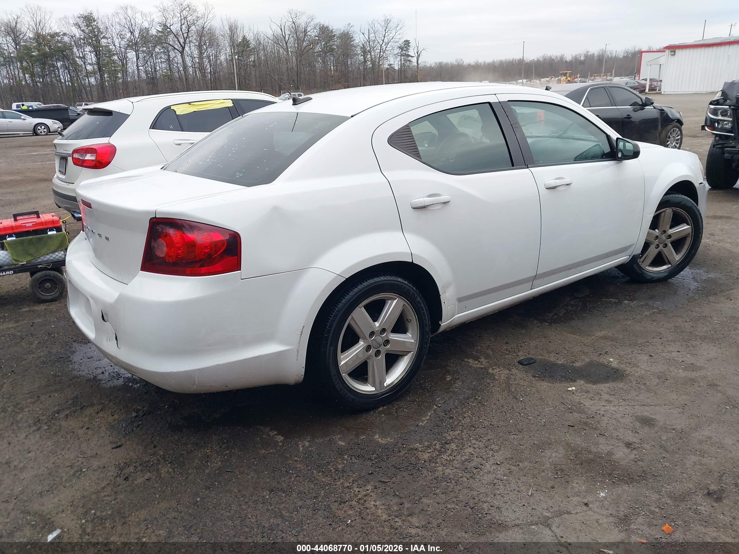 DODGE AVENGER image 4