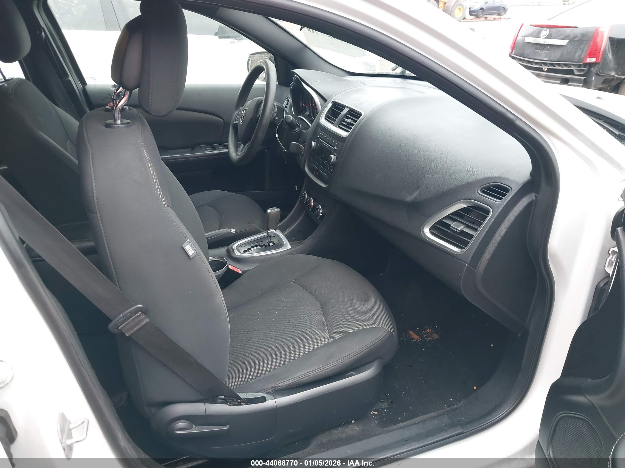 DODGE AVENGER image 5