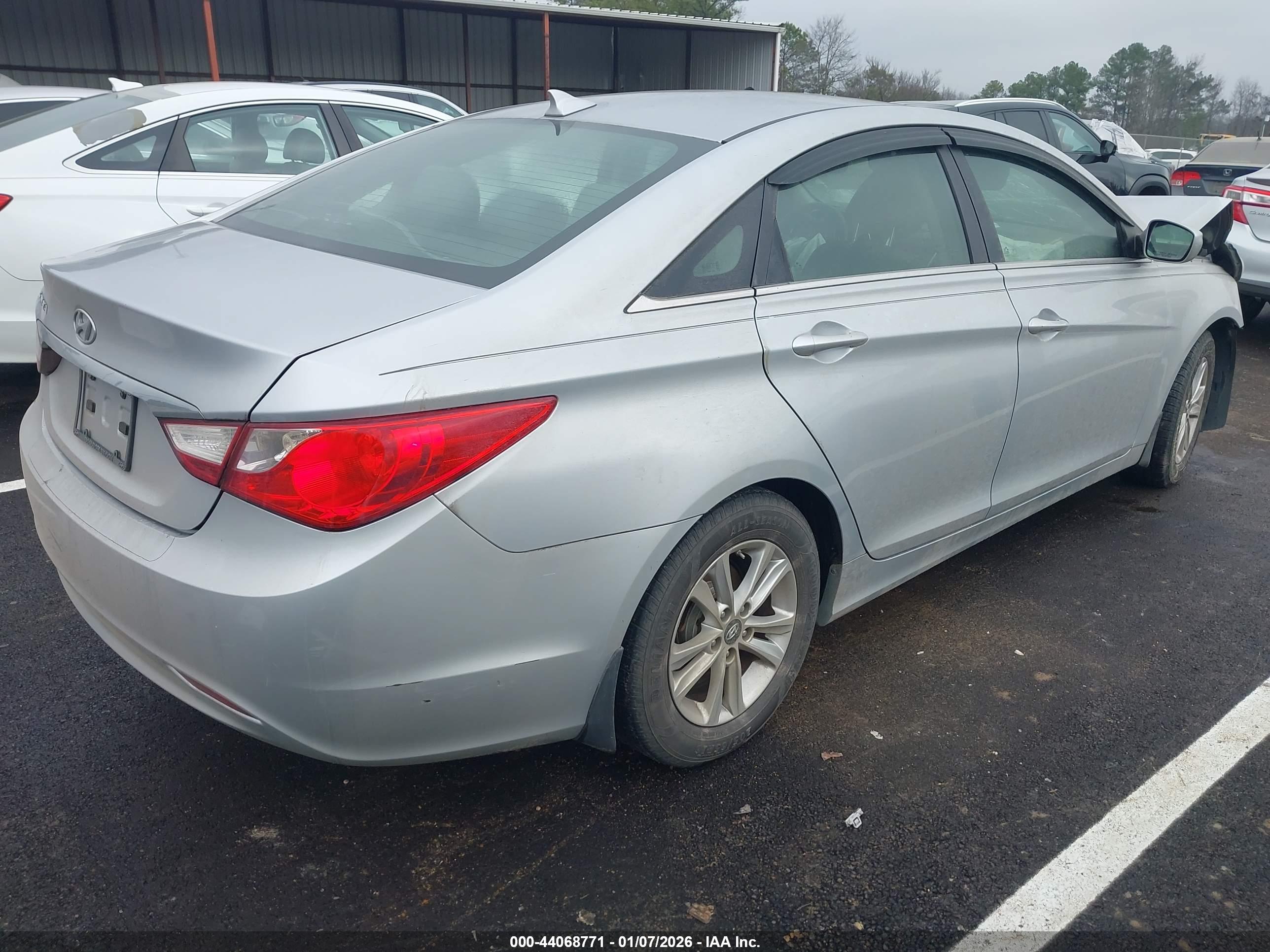 HYUNDAI SONATA image 4