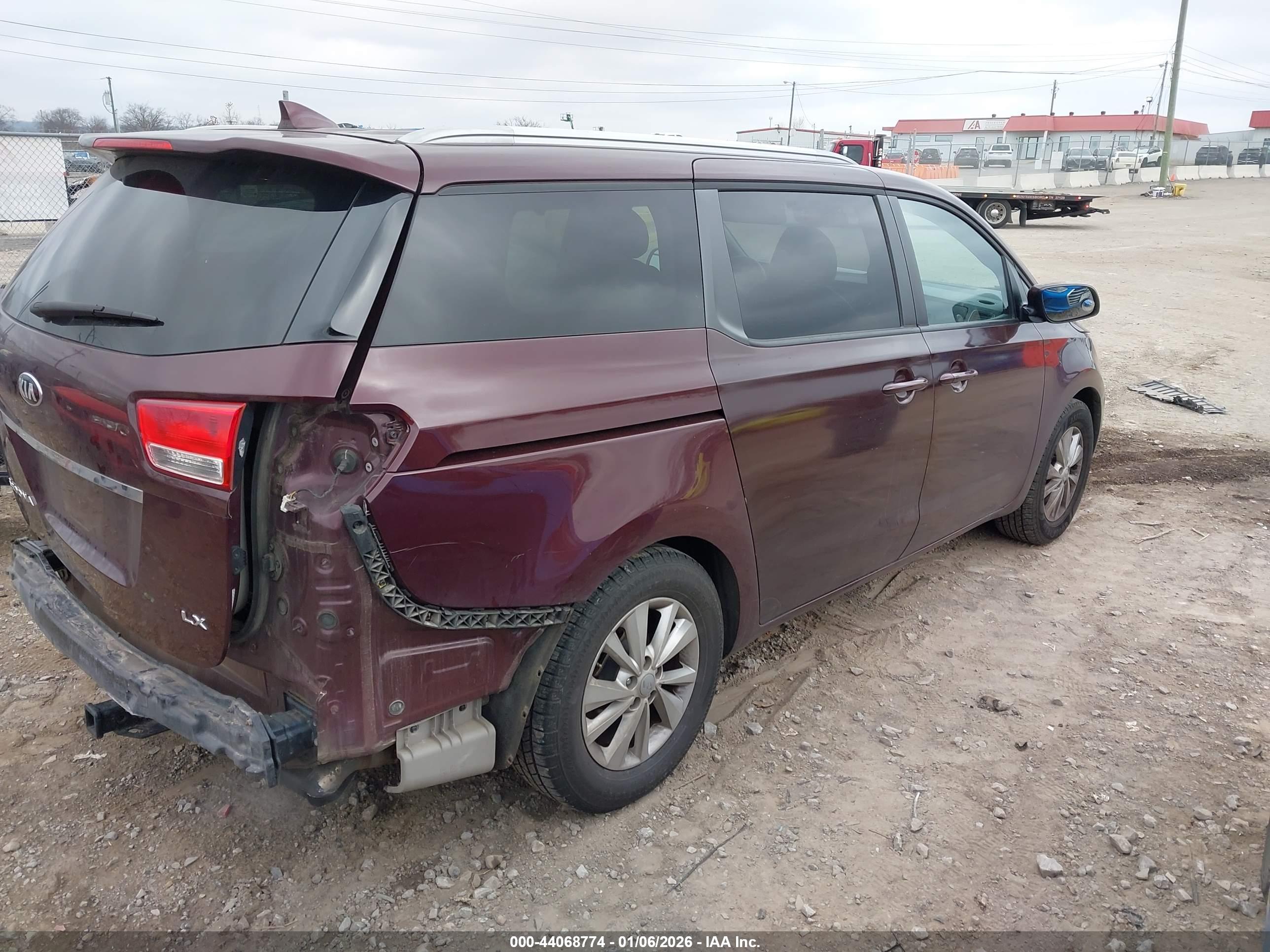 KIA SEDONA image 4