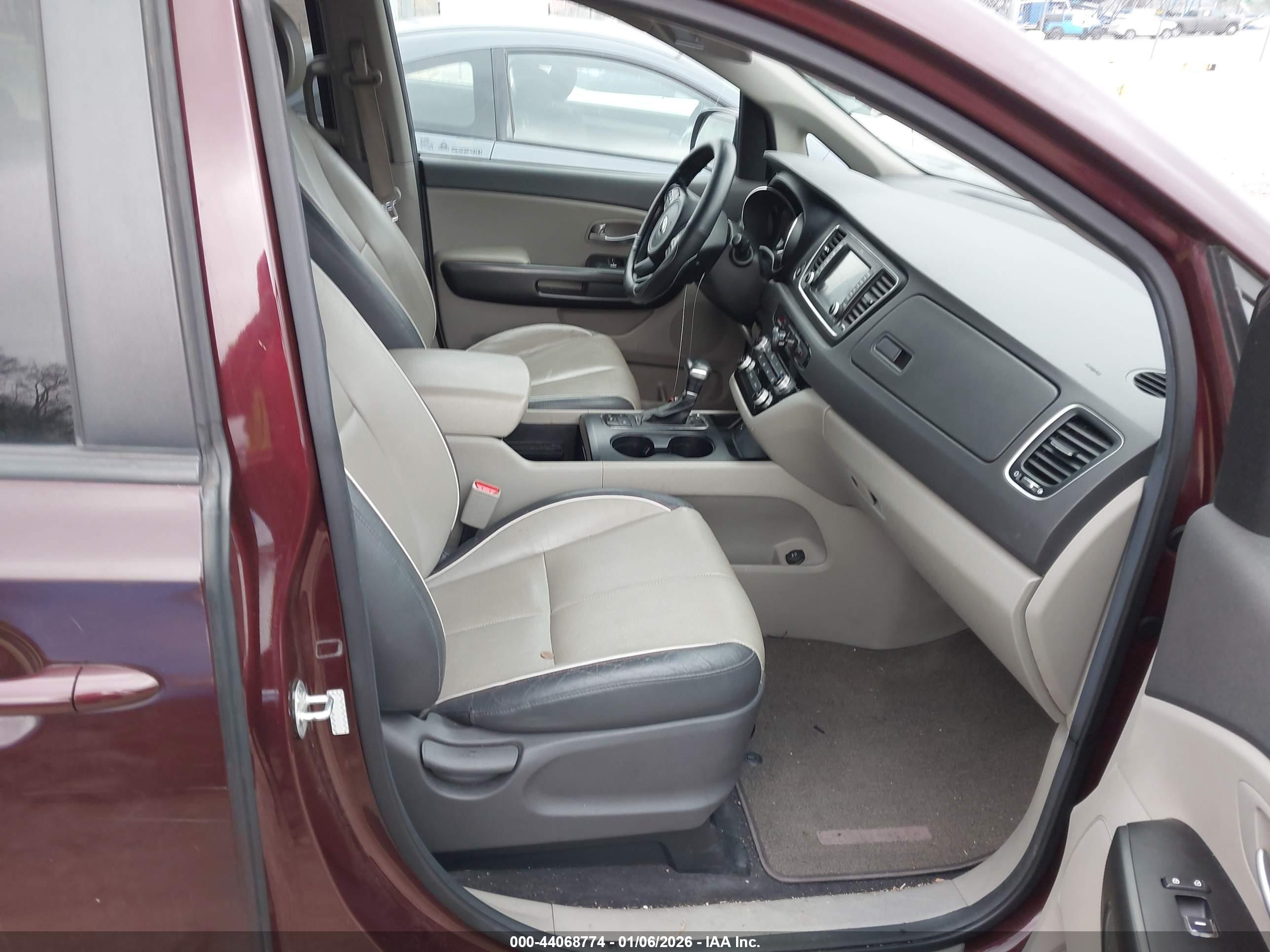 KIA SEDONA image 5