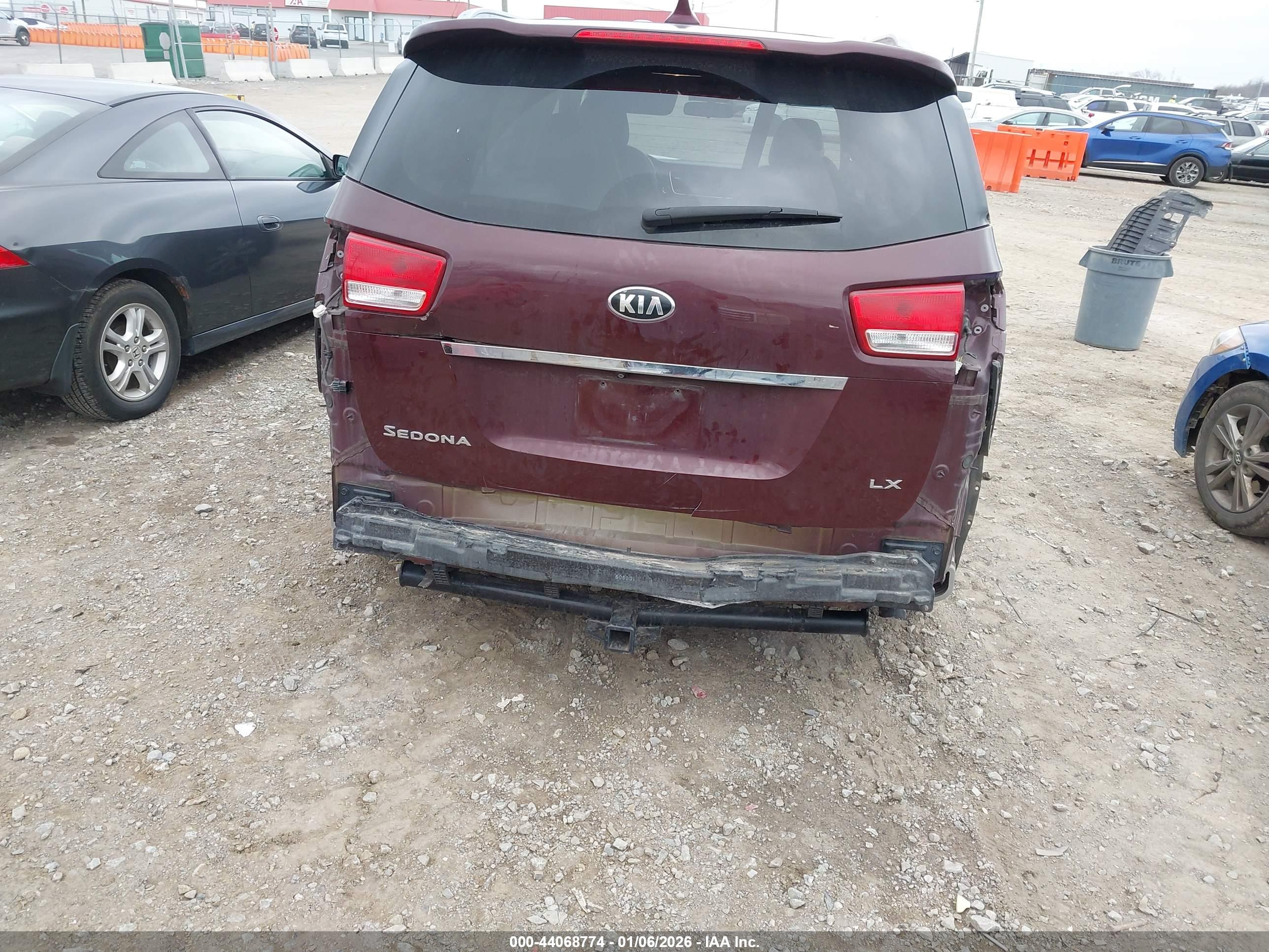 KIA SEDONA image 6
