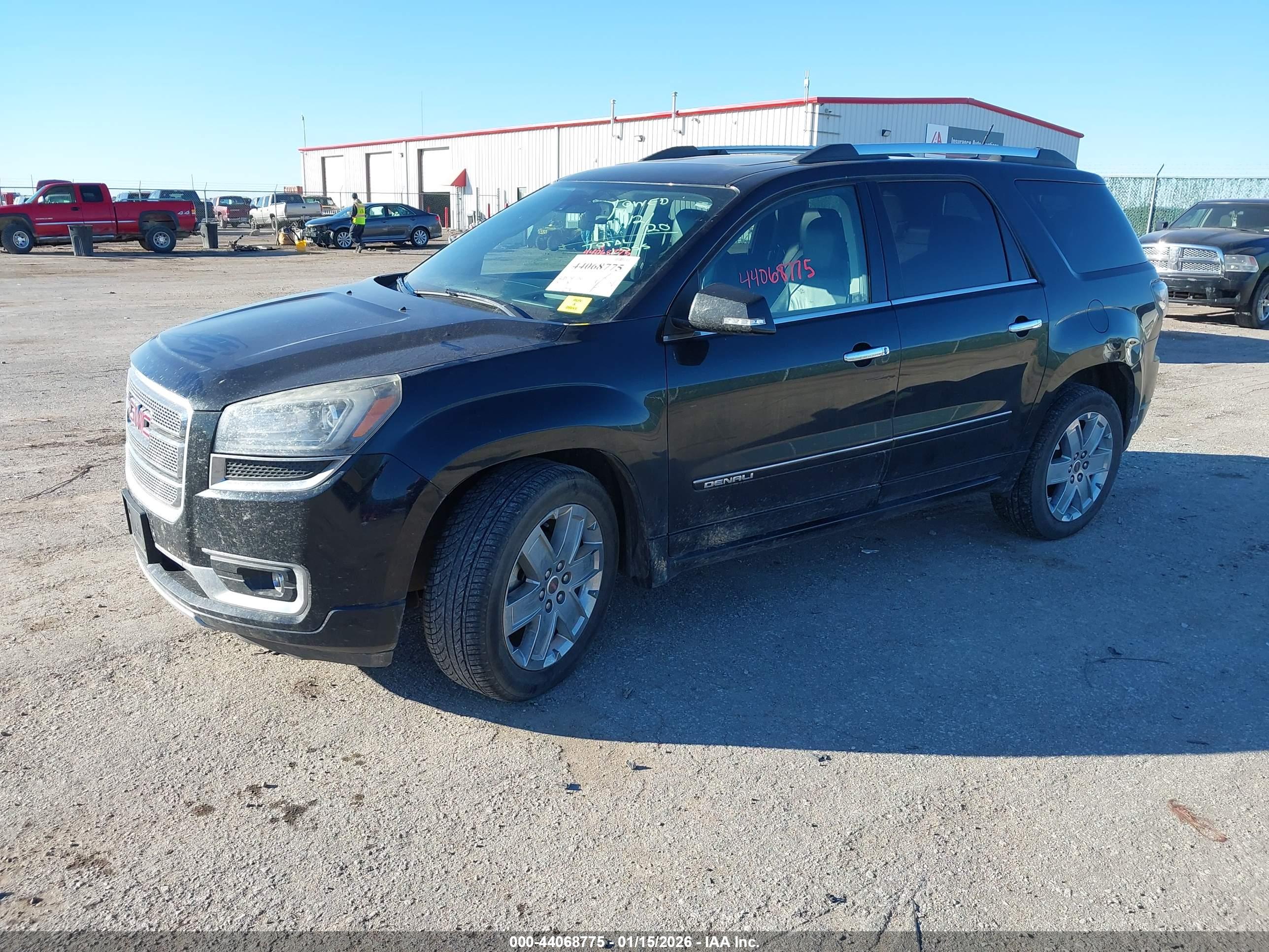 GMC ACADIA image 2