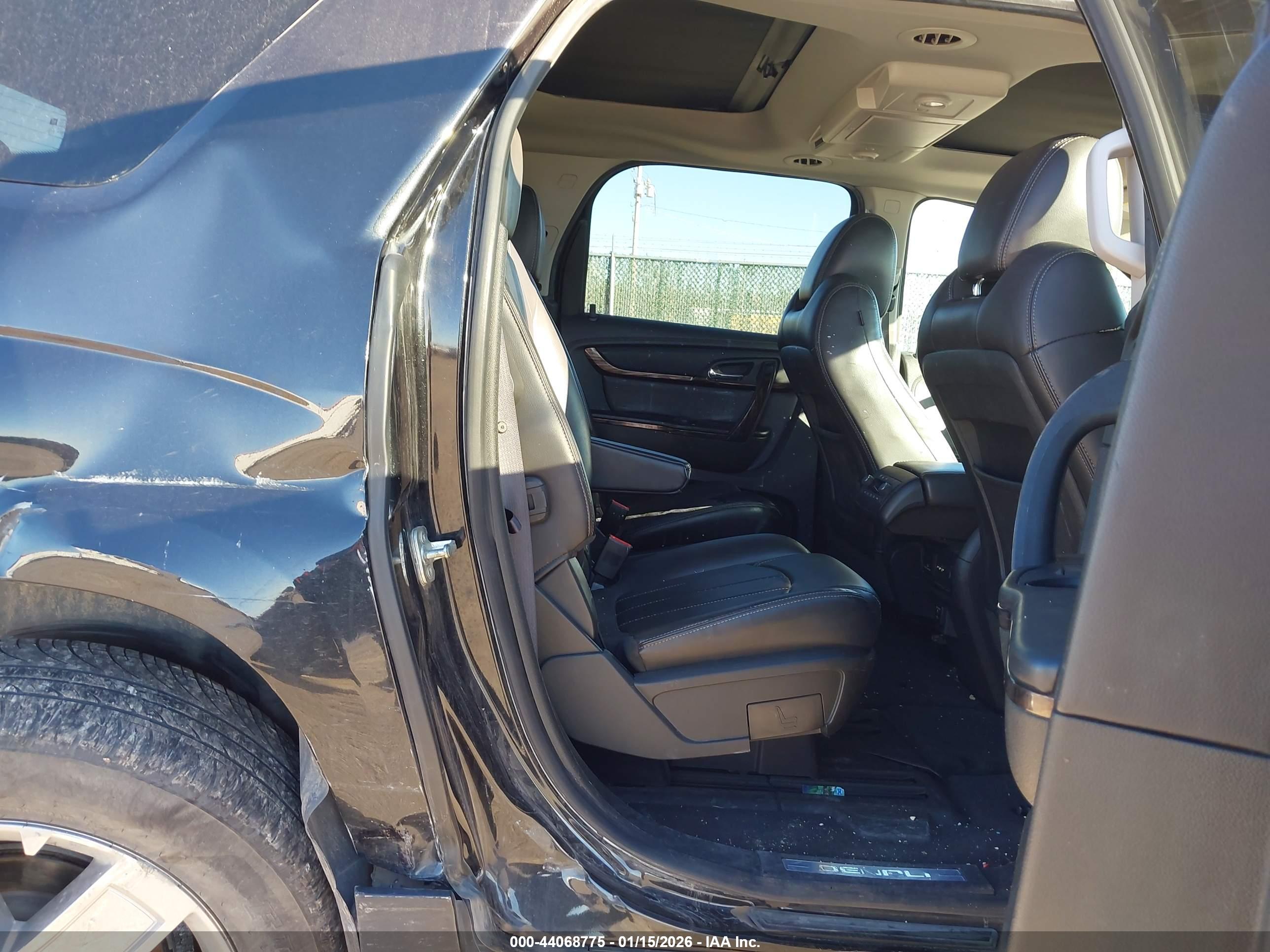 GMC ACADIA image 8