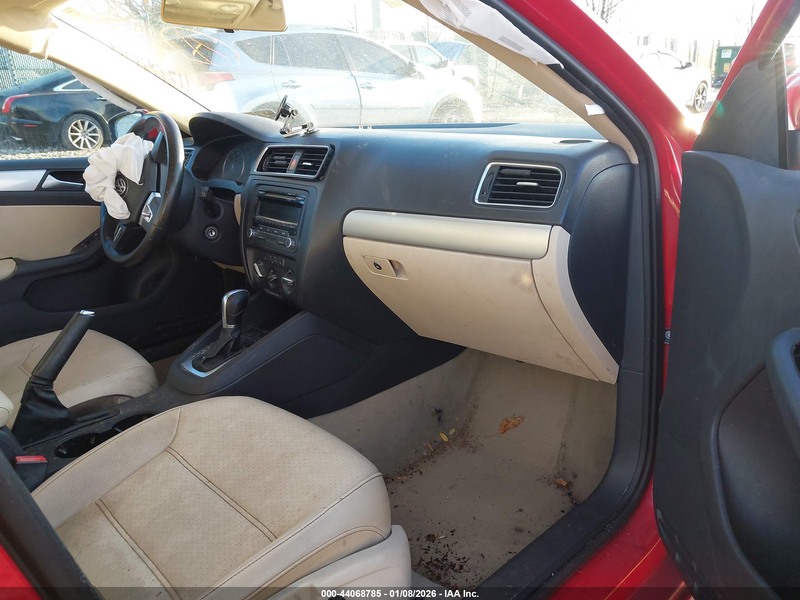 VOLKSWAGEN JETTA image 5