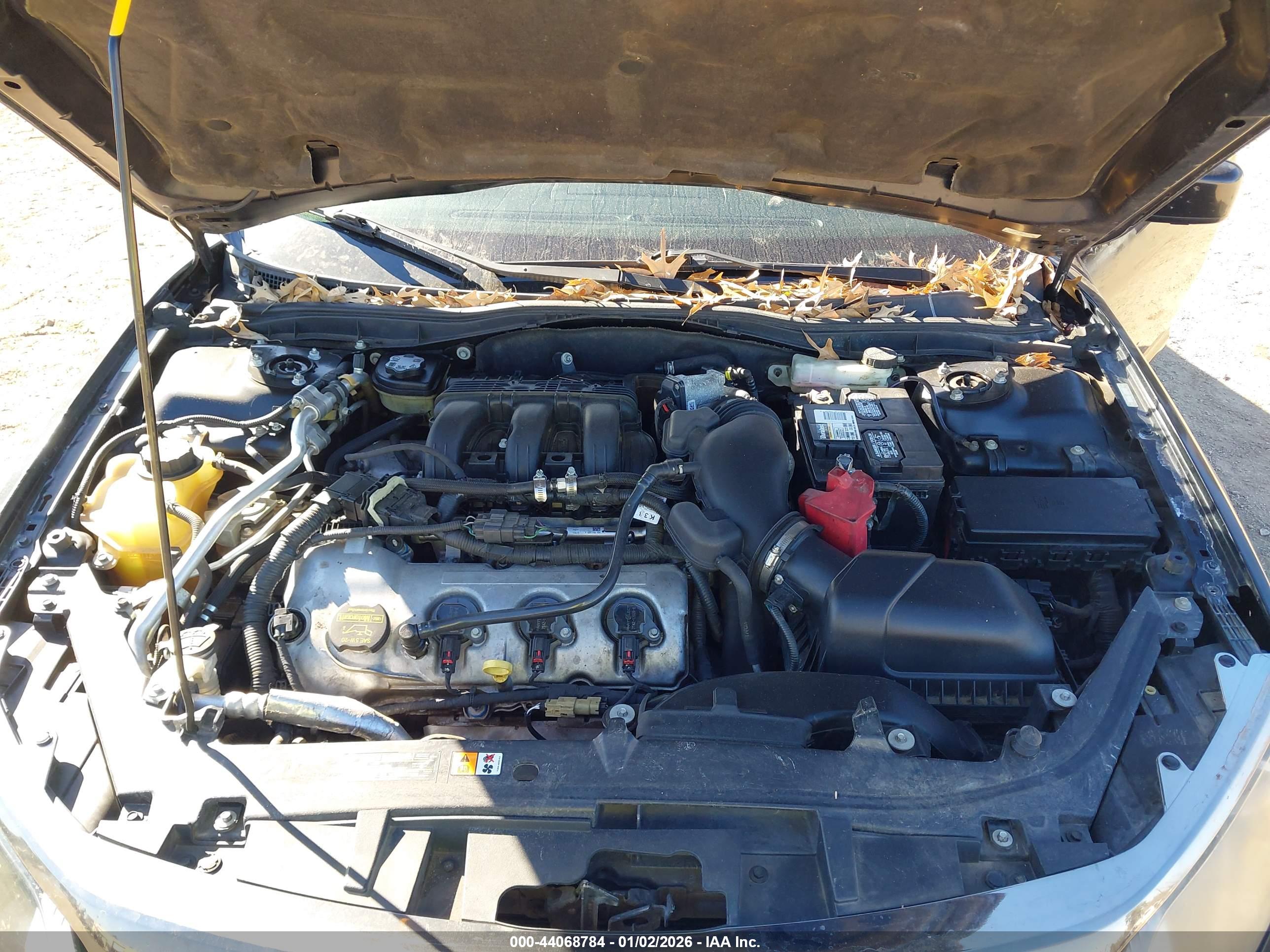 FORD FUSION image 10