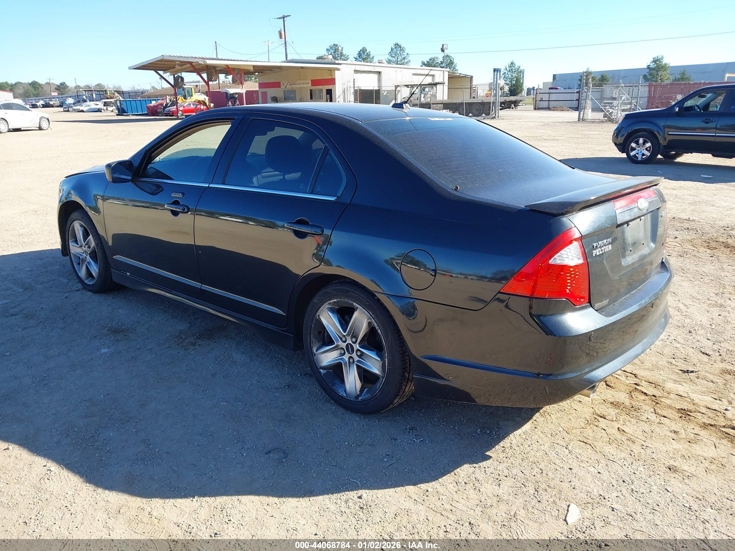 FORD FUSION image 3