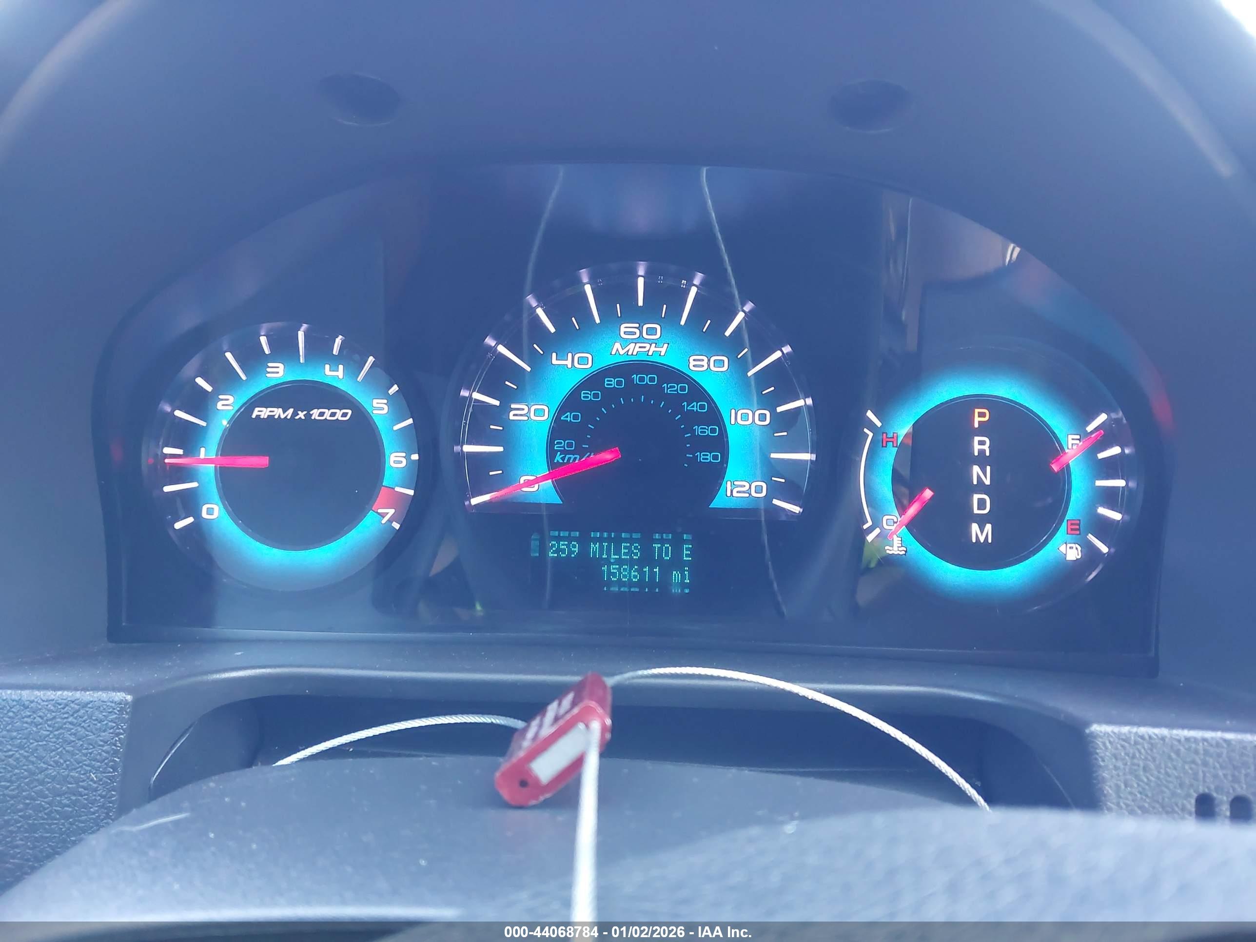 FORD FUSION image 7