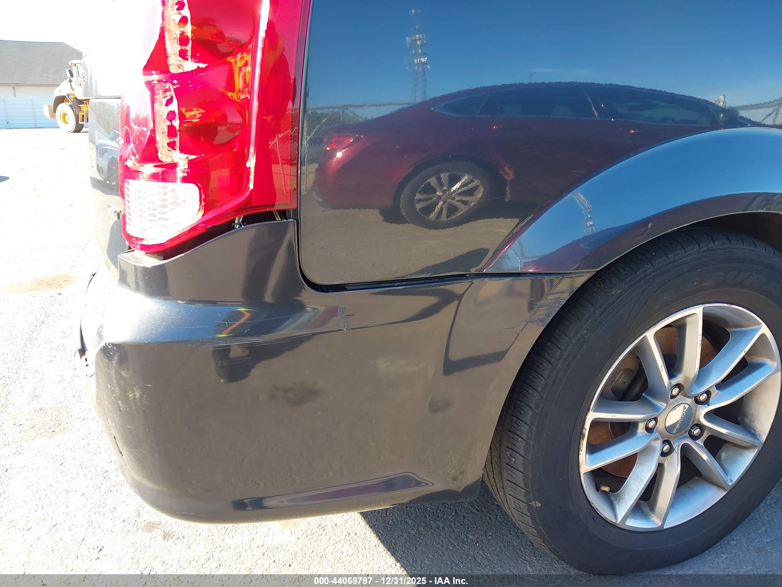 DODGE GRAND image 6