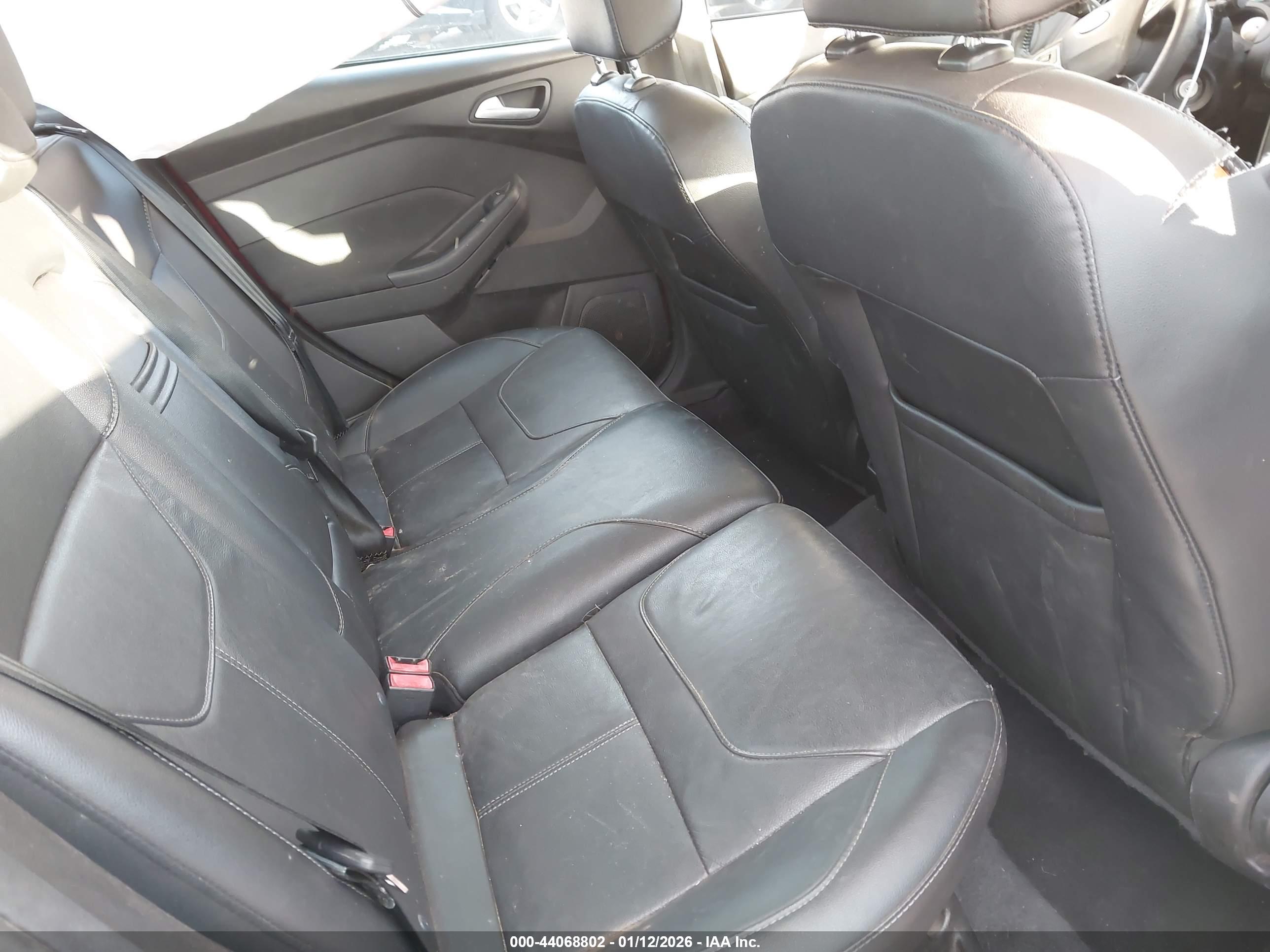 FORD FOCUS image 8