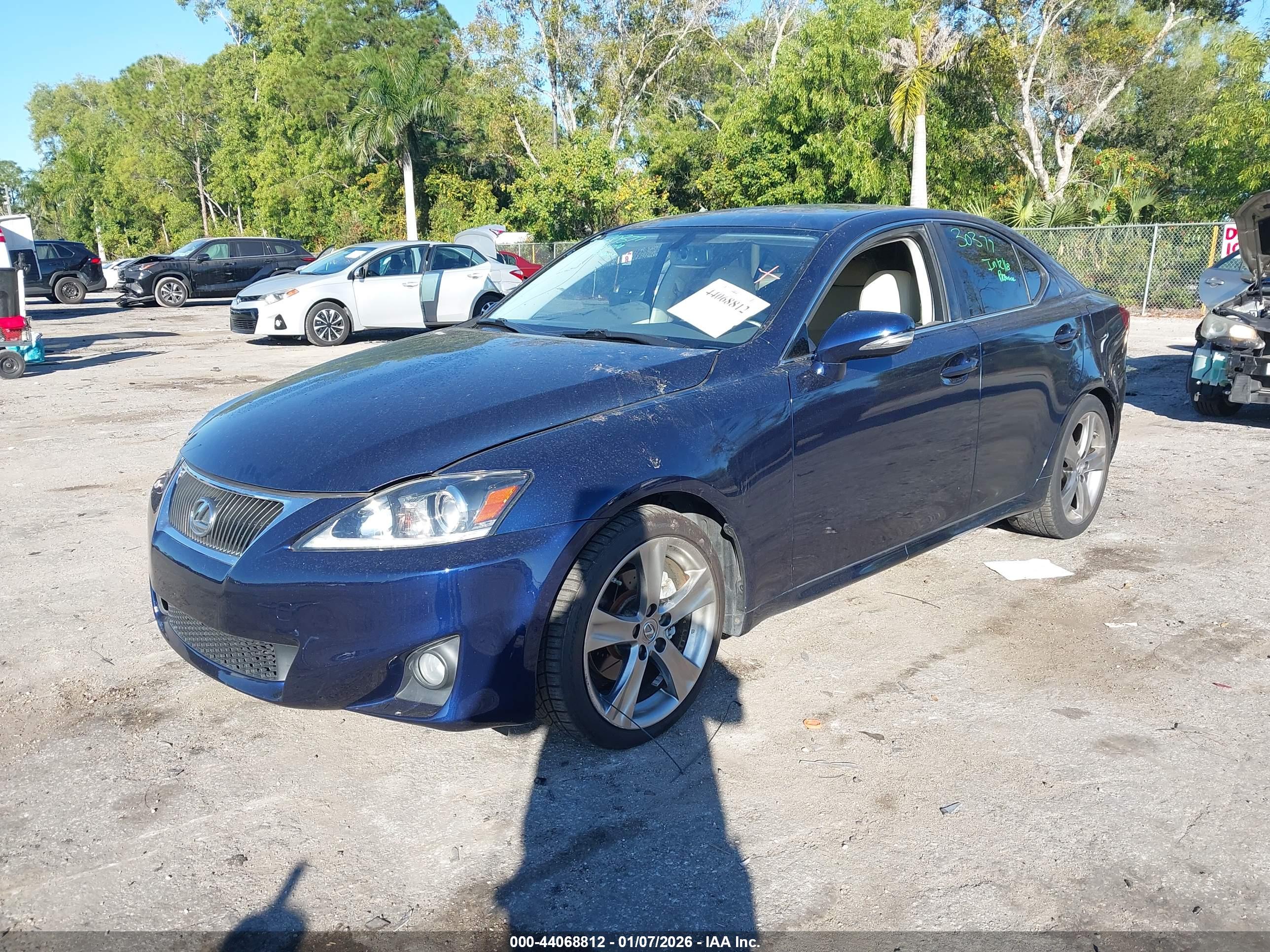 LEXUS IS image 2